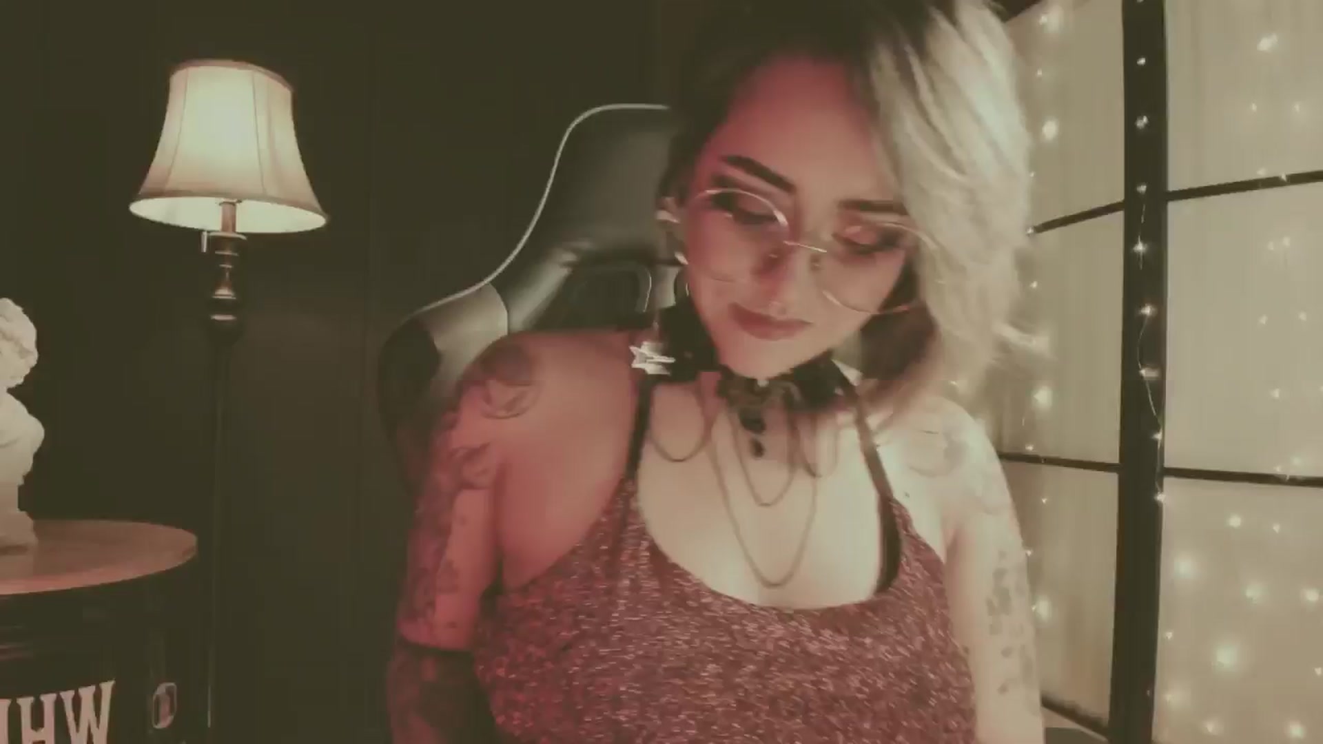 Gallery image thumbnail from AbraxxysRadio's myfreecams stream on, 05/23/2024, 24:28 image 4 of 20