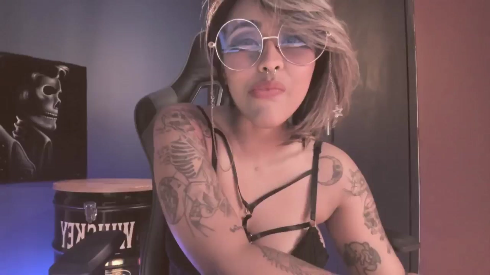 Gallery image thumbnail from AbraxxysRadio's myfreecams stream on, 05/28/2024, 23:57 image 9 of 20