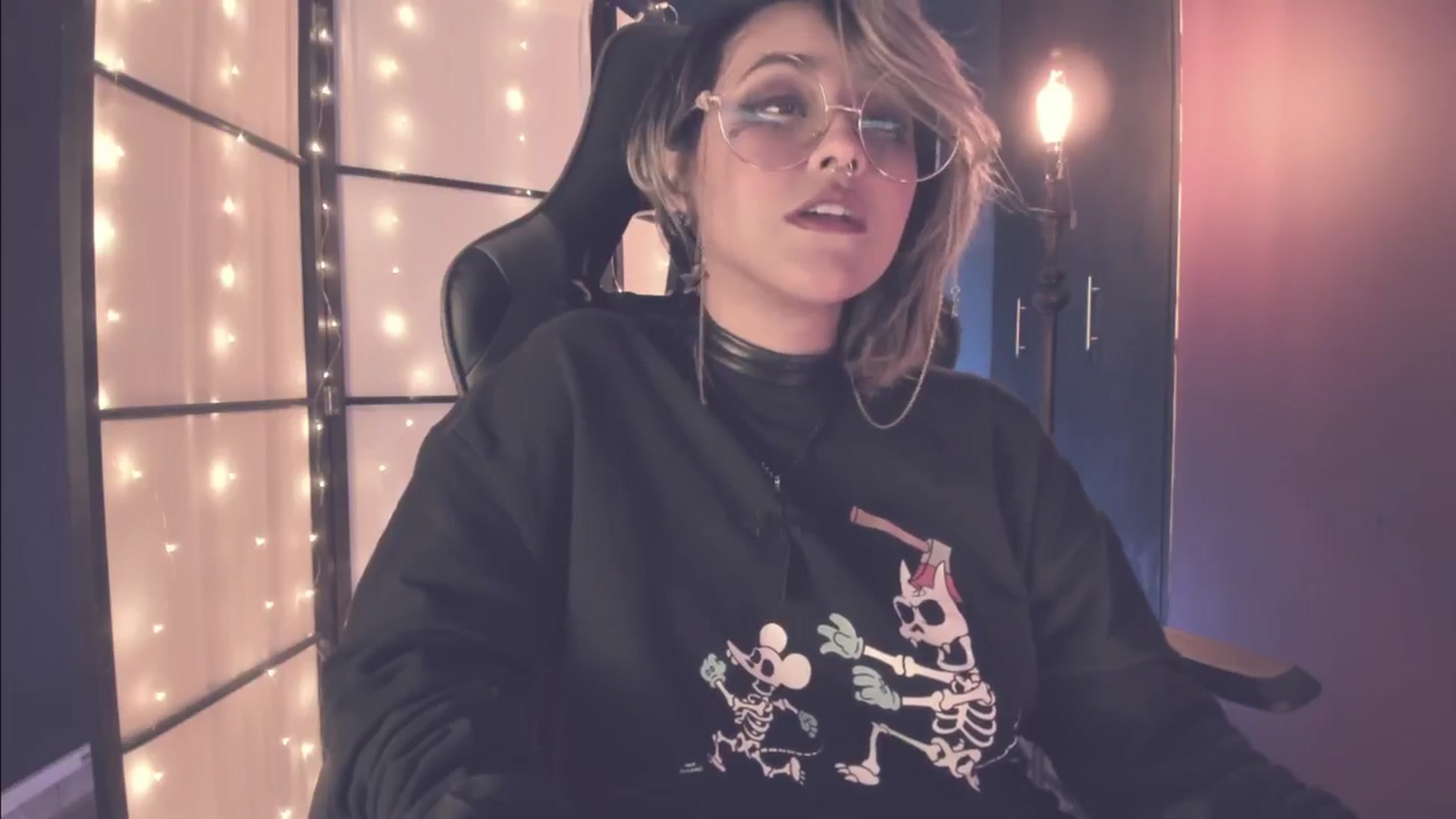 Gallery image thumbnail from AbraxxysRadio's myfreecams stream on, 05/30/2024, 02:05 image 18 of 20
