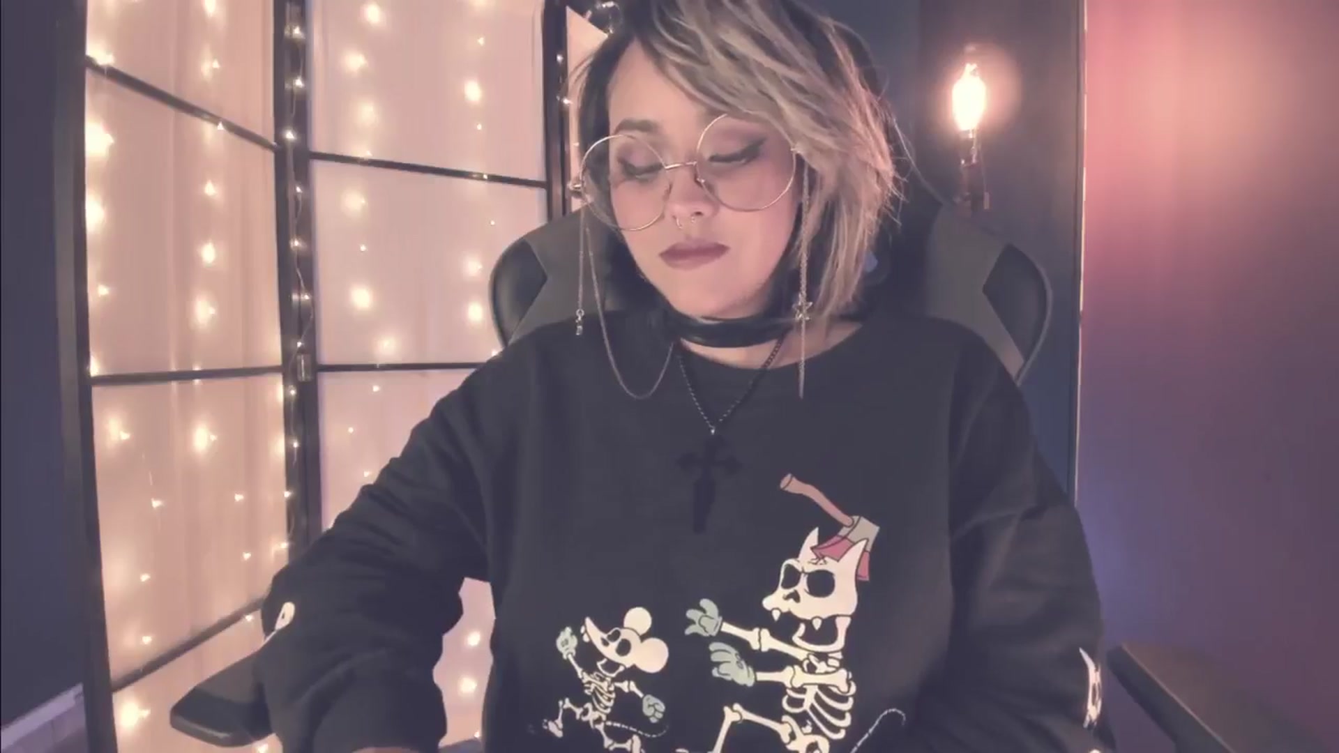 Gallery image thumbnail from AbraxxysRadio's myfreecams stream on, 05/30/2024, 02:05 image 3 of 20