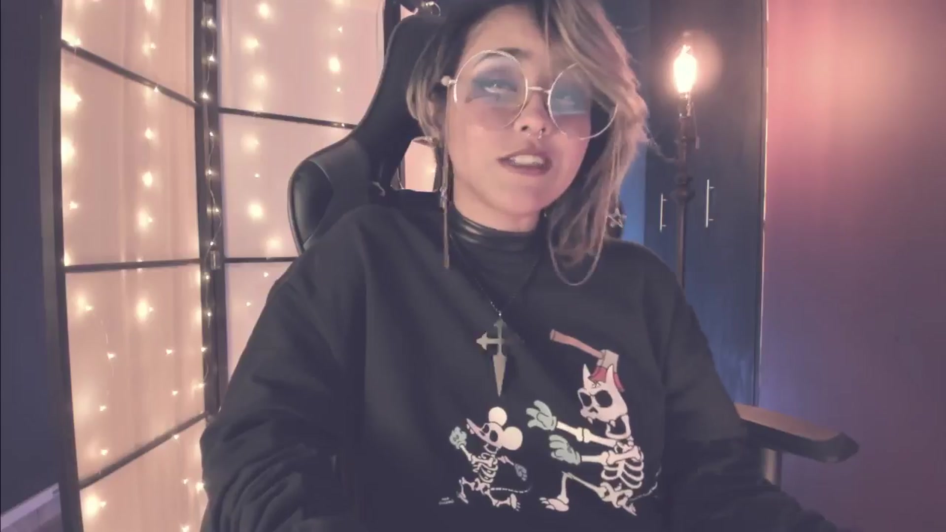 Gallery image thumbnail from AbraxxysRadio's myfreecams stream on, 05/30/2024, 02:05 image 16 of 20