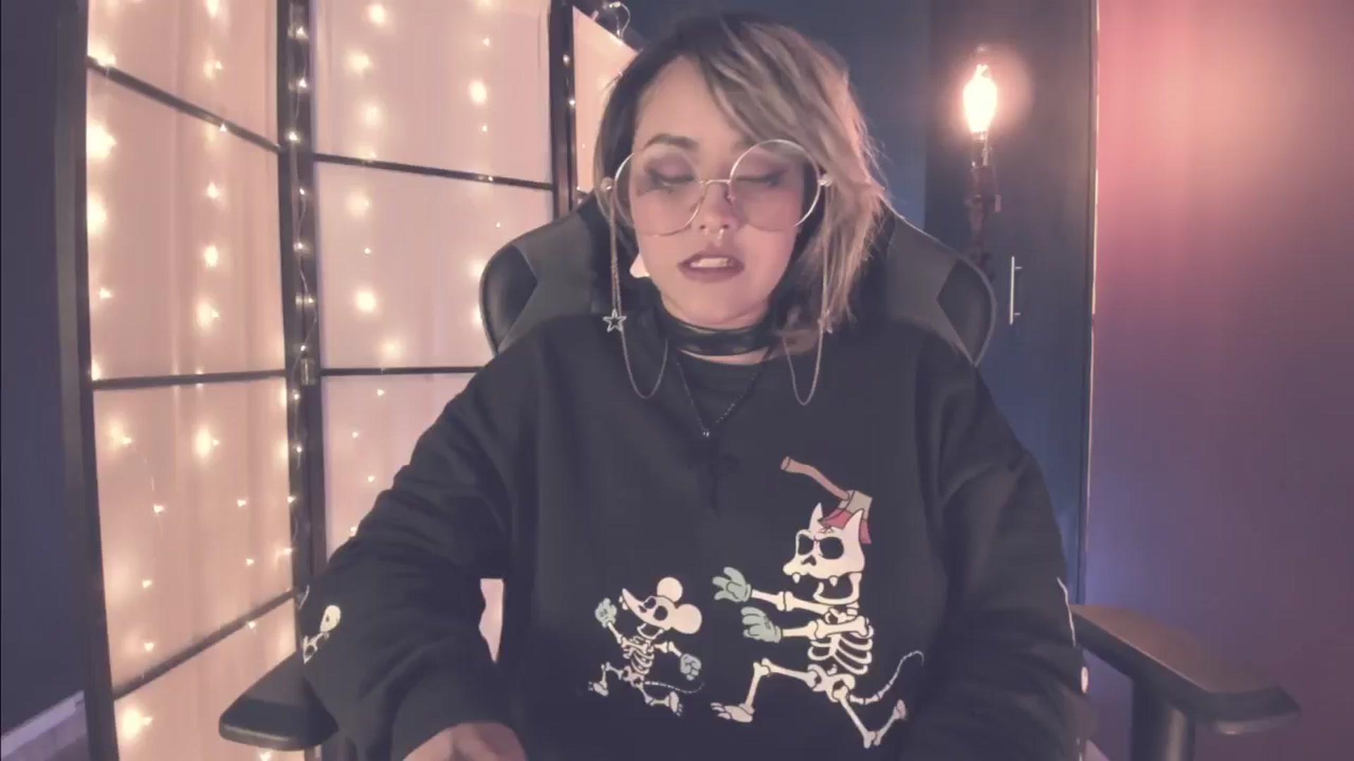 Gallery image thumbnail from AbraxxysRadio's myfreecams stream on, 05/30/2024, 02:05 image 6 of 20