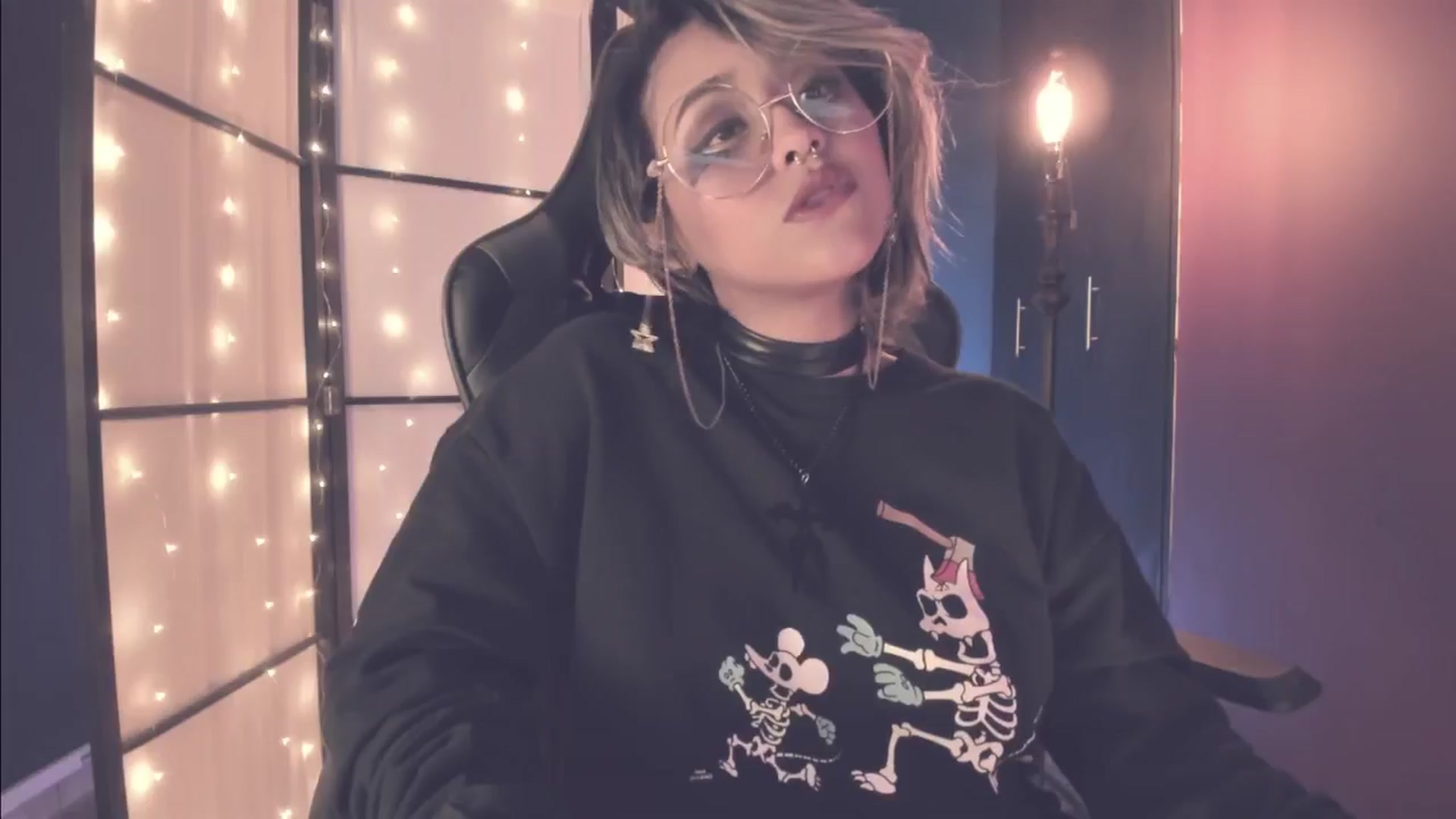 Gallery image thumbnail from AbraxxysRadio's myfreecams stream on, 05/30/2024, 02:05 image 17 of 20