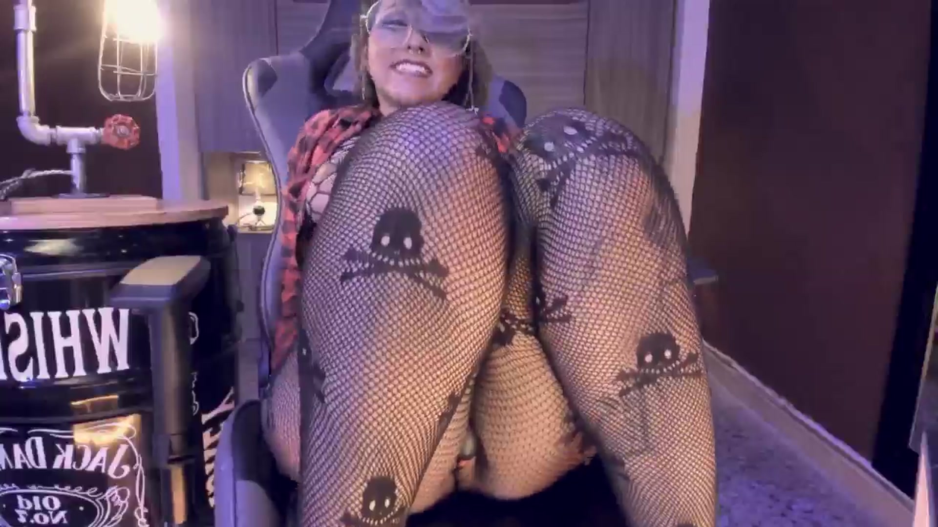 Gallery image thumbnail from AbraxxysRadio's myfreecams stream on, 05/31/2024, 23:28 image 17 of 20