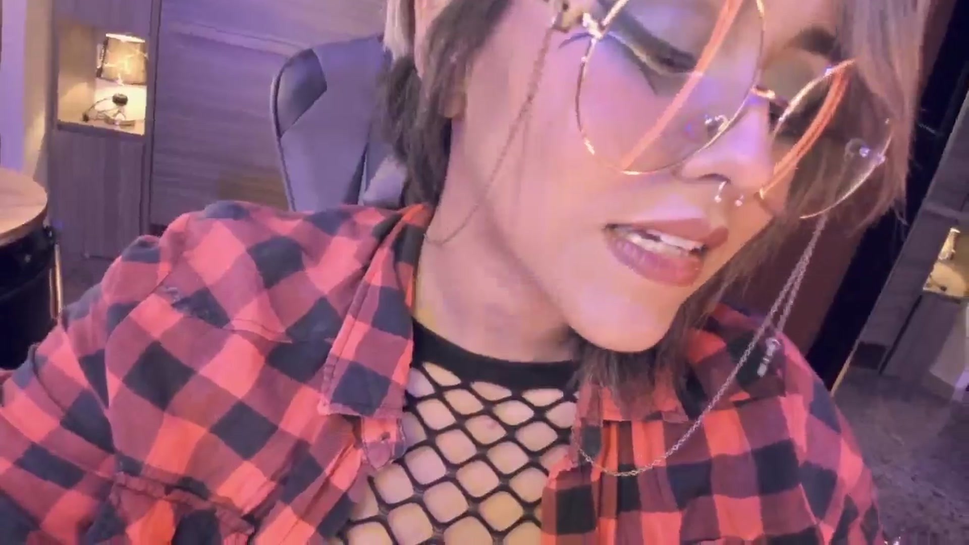 Gallery image thumbnail from AbraxxysRadio's myfreecams stream on, 05/31/2024, 23:52 image 17 of 20
