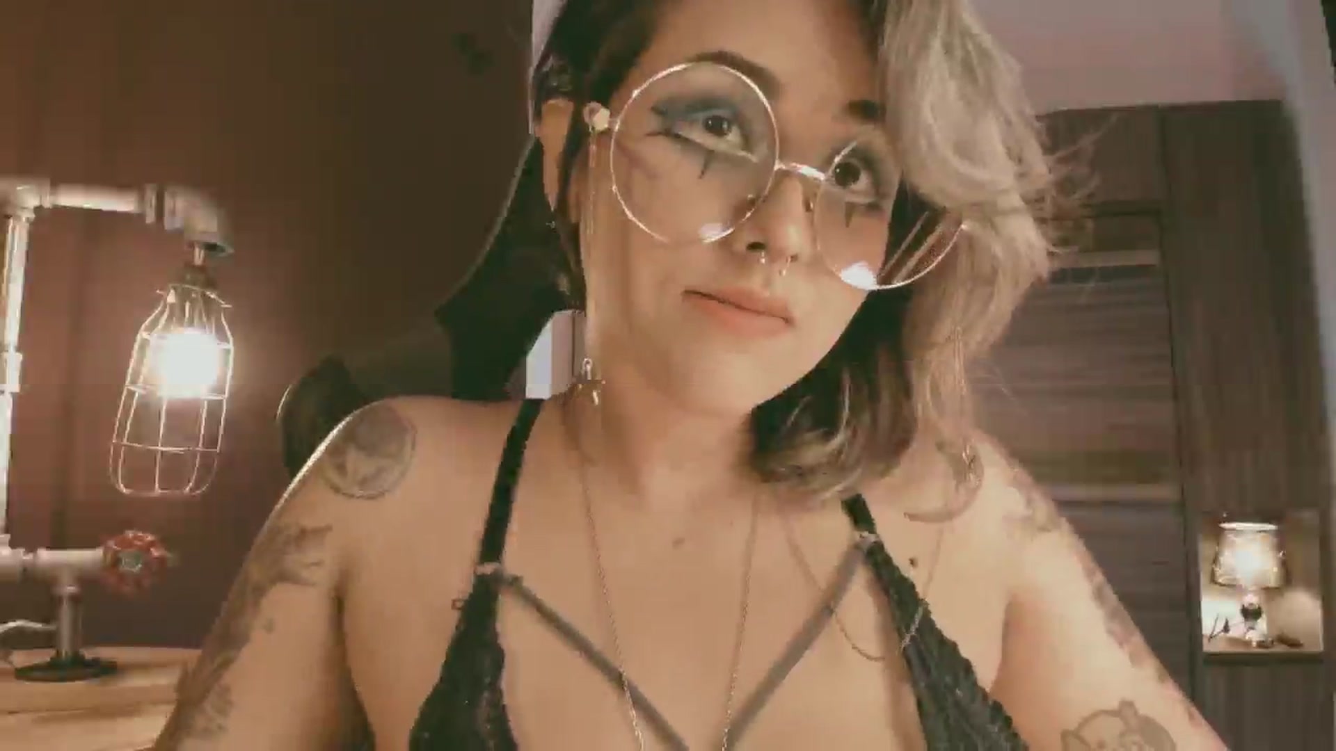 Gallery image thumbnail from AbraxxysRadio's myfreecams stream on, 06/04/2024, 24:14 image 6 of 20