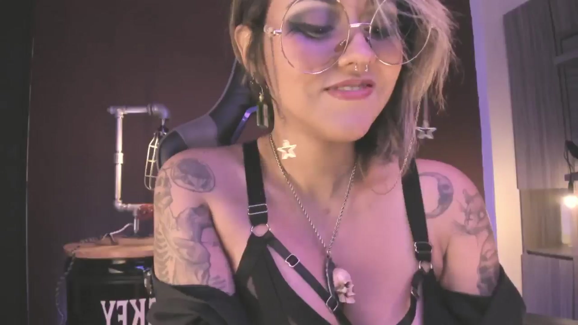 Gallery image thumbnail from AbraxxysRadio's myfreecams stream on, 06/08/2024, 01:21 image 16 of 20