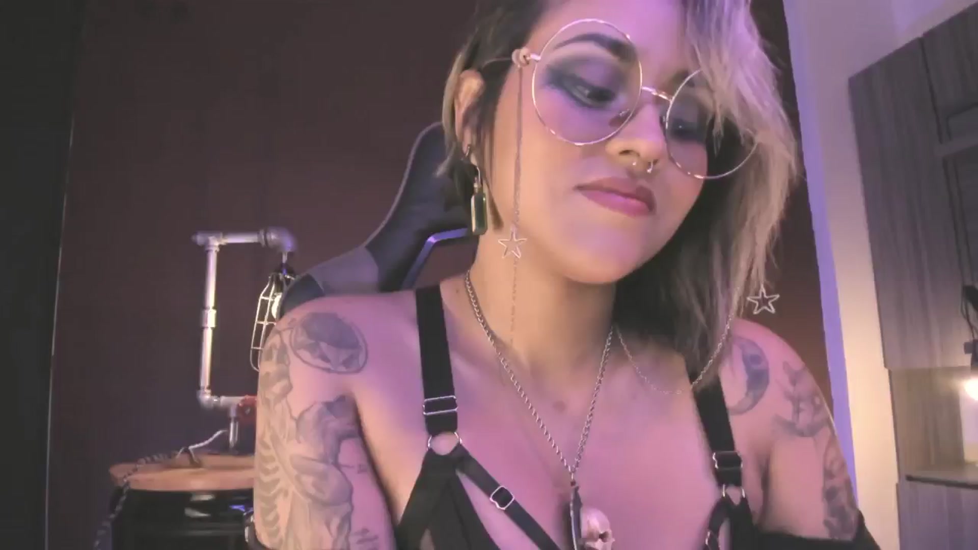 Gallery image thumbnail from AbraxxysRadio's myfreecams stream on, 06/08/2024, 01:21 image 18 of 20