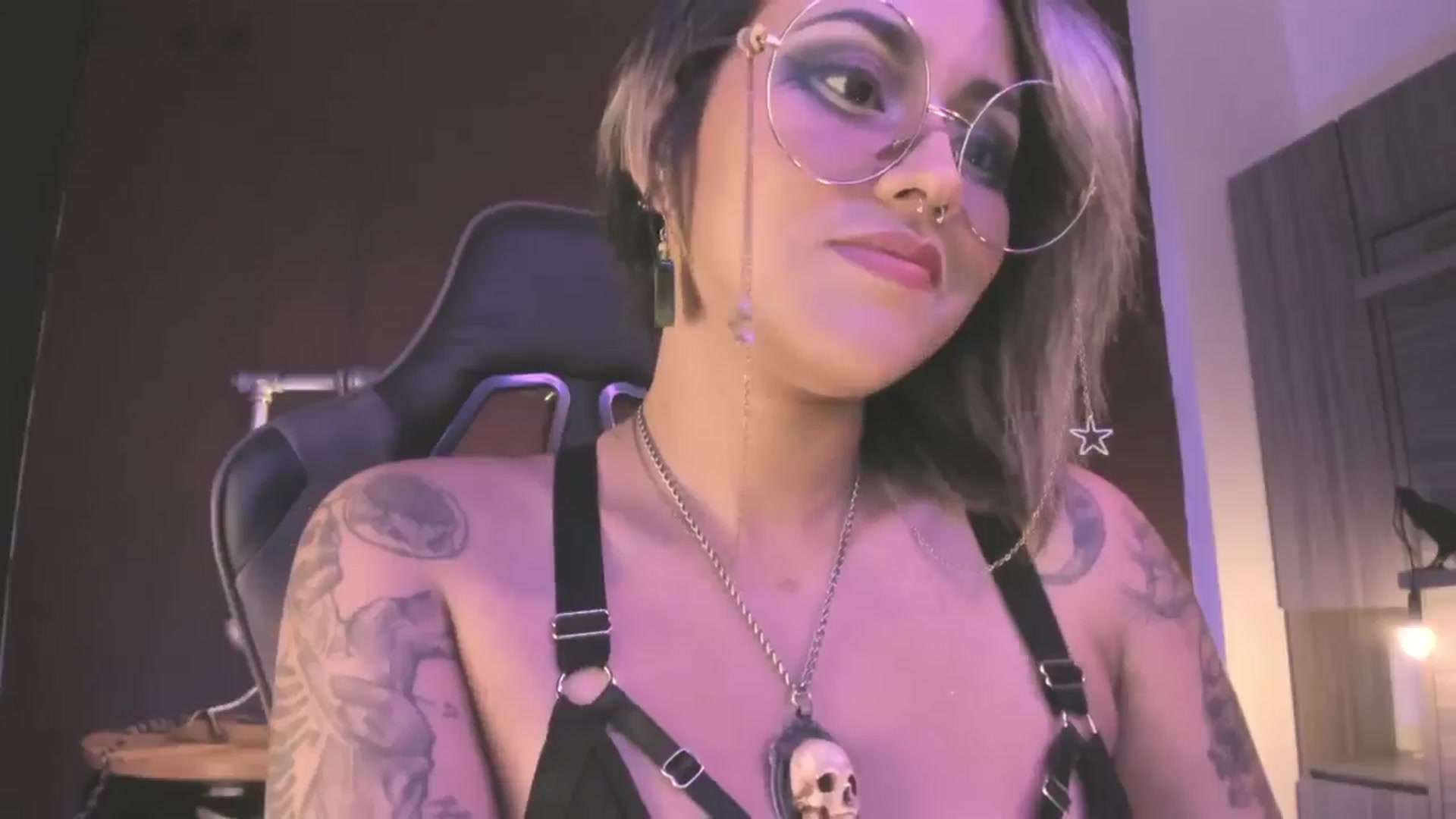 Gallery image thumbnail from AbraxxysRadio's myfreecams stream on, 06/08/2024, 01:21 image 11 of 20