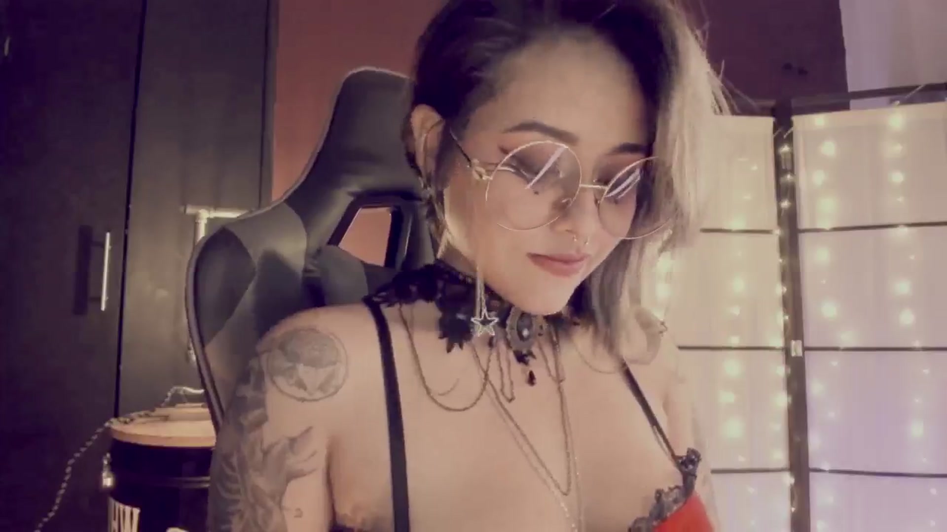 Gallery image thumbnail from AbraxxysRadio's myfreecams stream on, 06/13/2024, 02:04 image 4 of 20