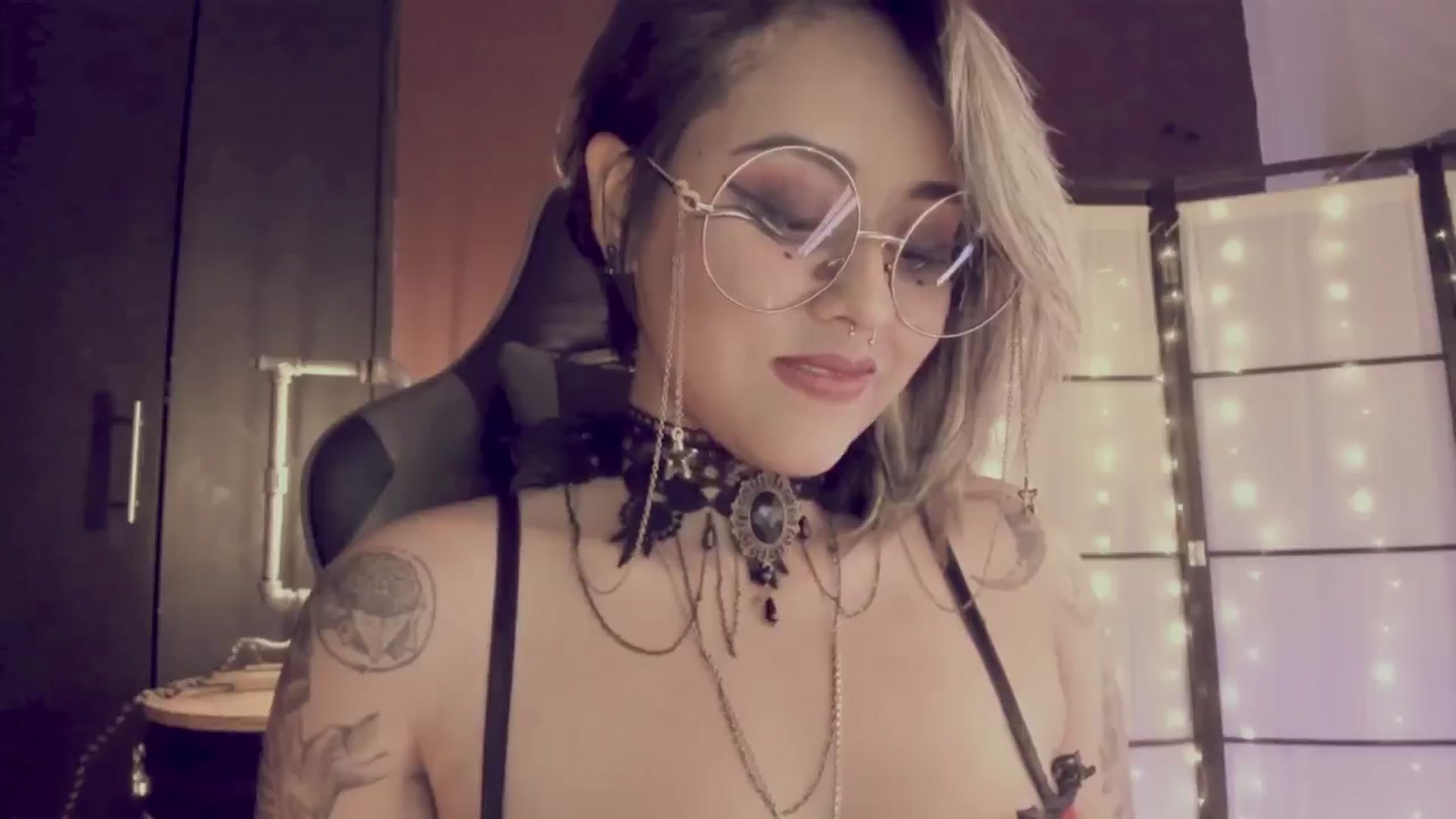 Gallery image thumbnail from AbraxxysRadio's myfreecams stream on, 06/13/2024, 02:04 image 12 of 20