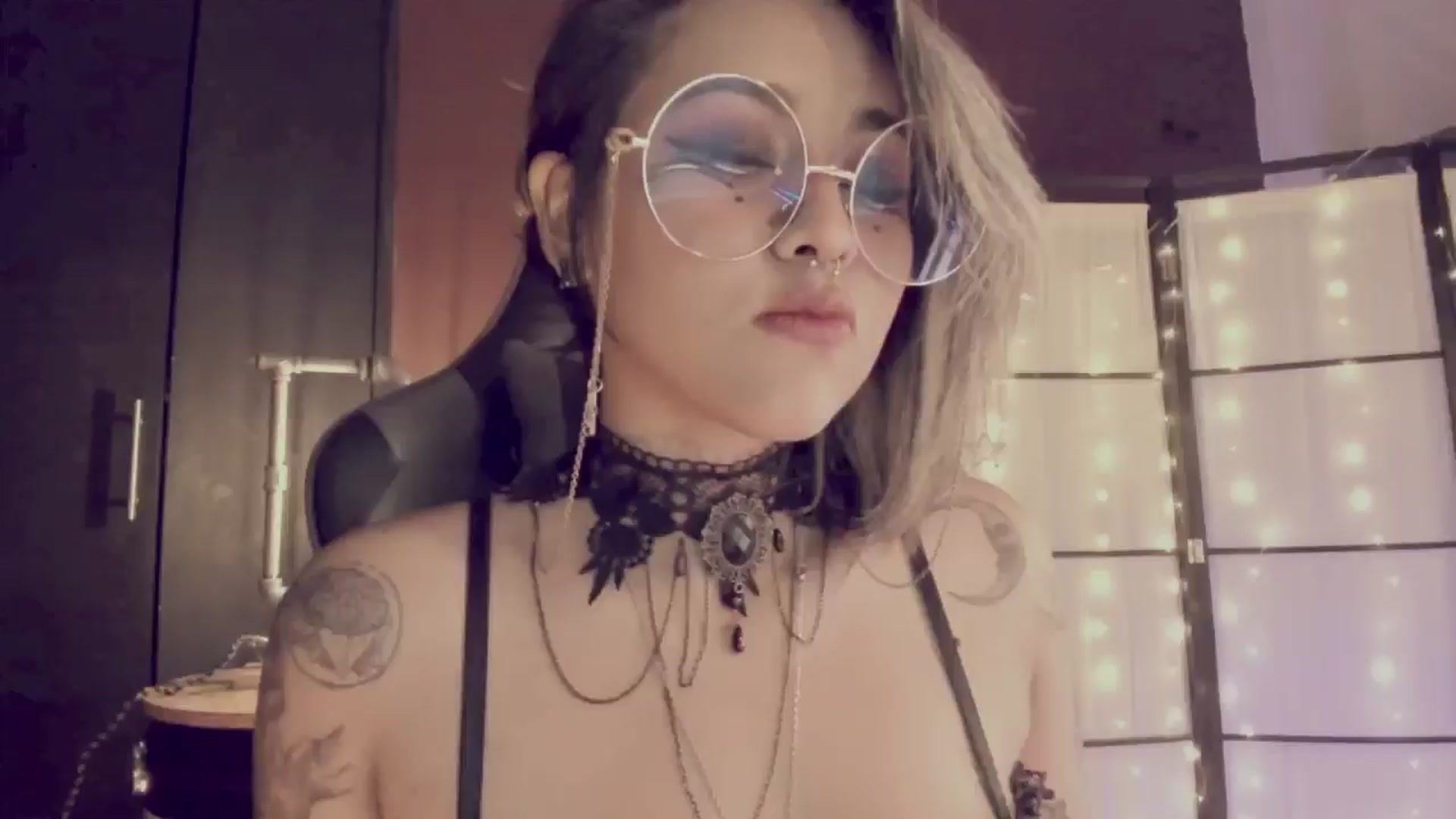 Gallery image thumbnail from AbraxxysRadio's myfreecams stream on, 06/13/2024, 02:04 image 10 of 20