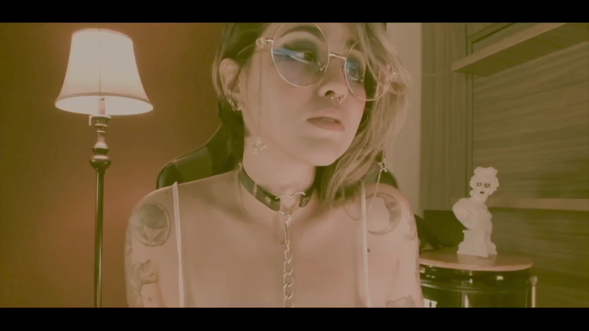 Gallery image thumbnail from AbraxxysRadio's myfreecams stream on, 06/13/2024, 23:28 image 1 of 20