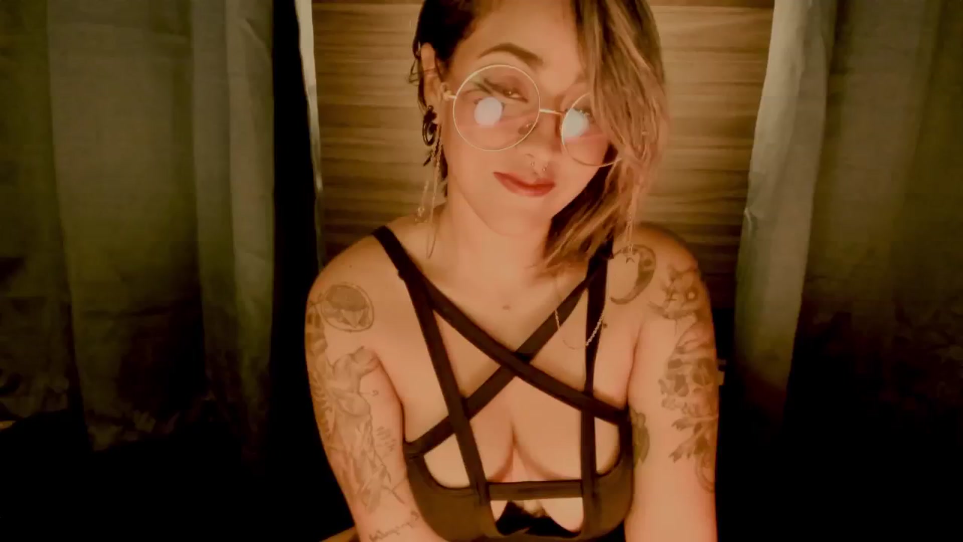 Gallery image thumbnail from AbraxxysRadio's myfreecams stream on, 06/16/2024, 02:04 image 1 of 20
