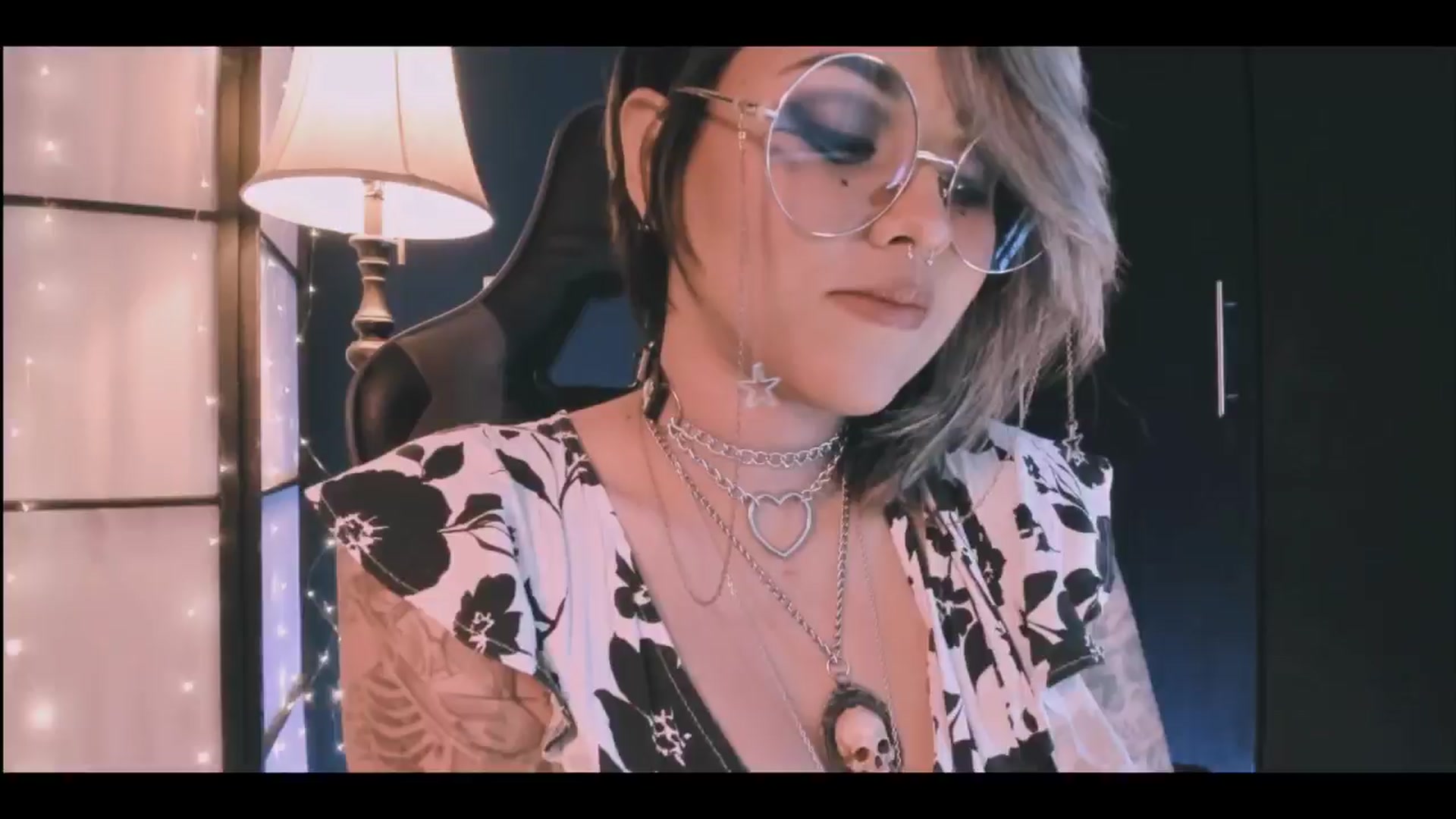 Gallery image thumbnail from AbraxxysRadio's myfreecams stream on, 06/16/2024, 17:58 image 6 of 20
