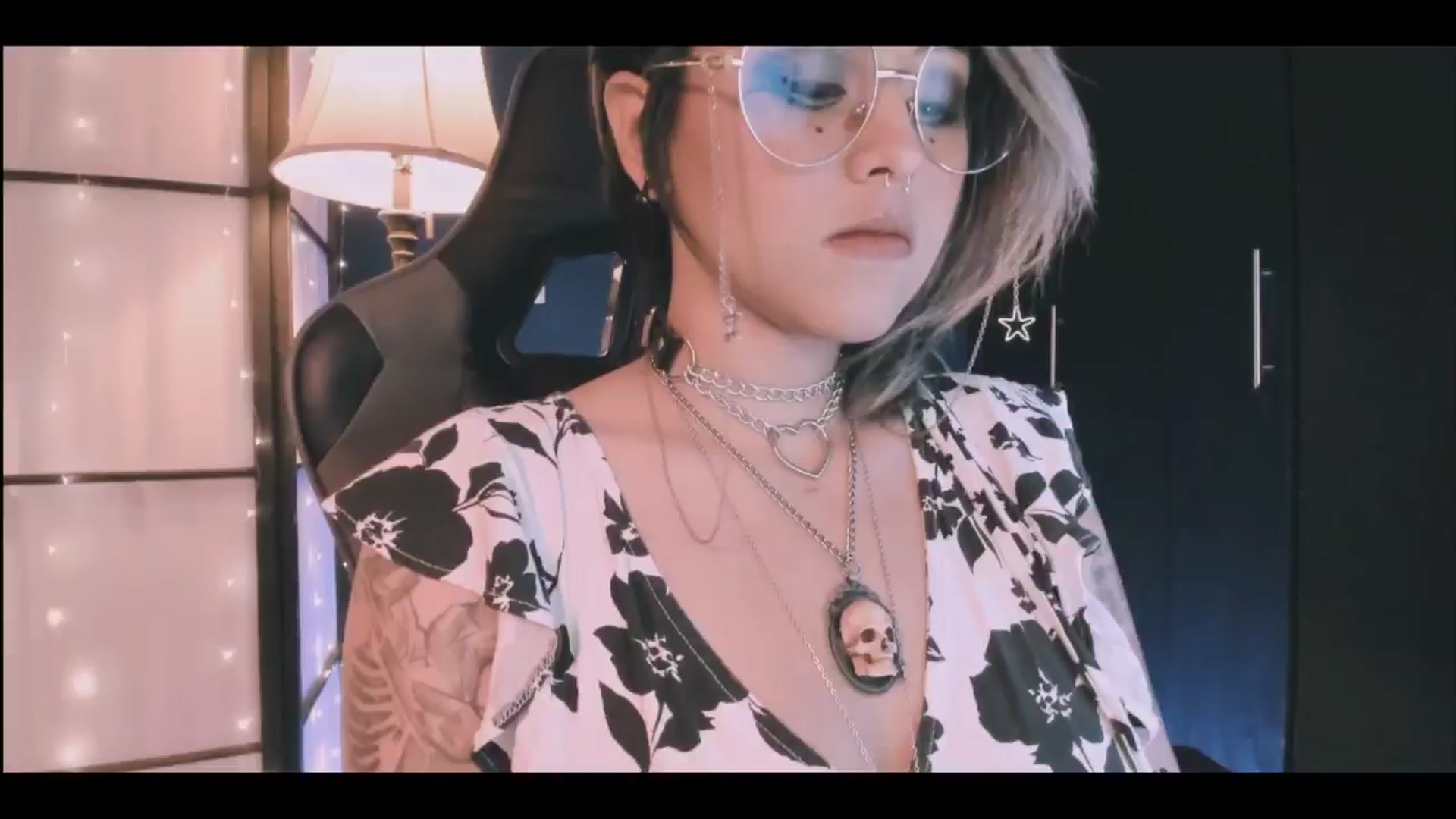 Gallery image thumbnail from AbraxxysRadio's myfreecams stream on, 06/16/2024, 17:58 image 14 of 20