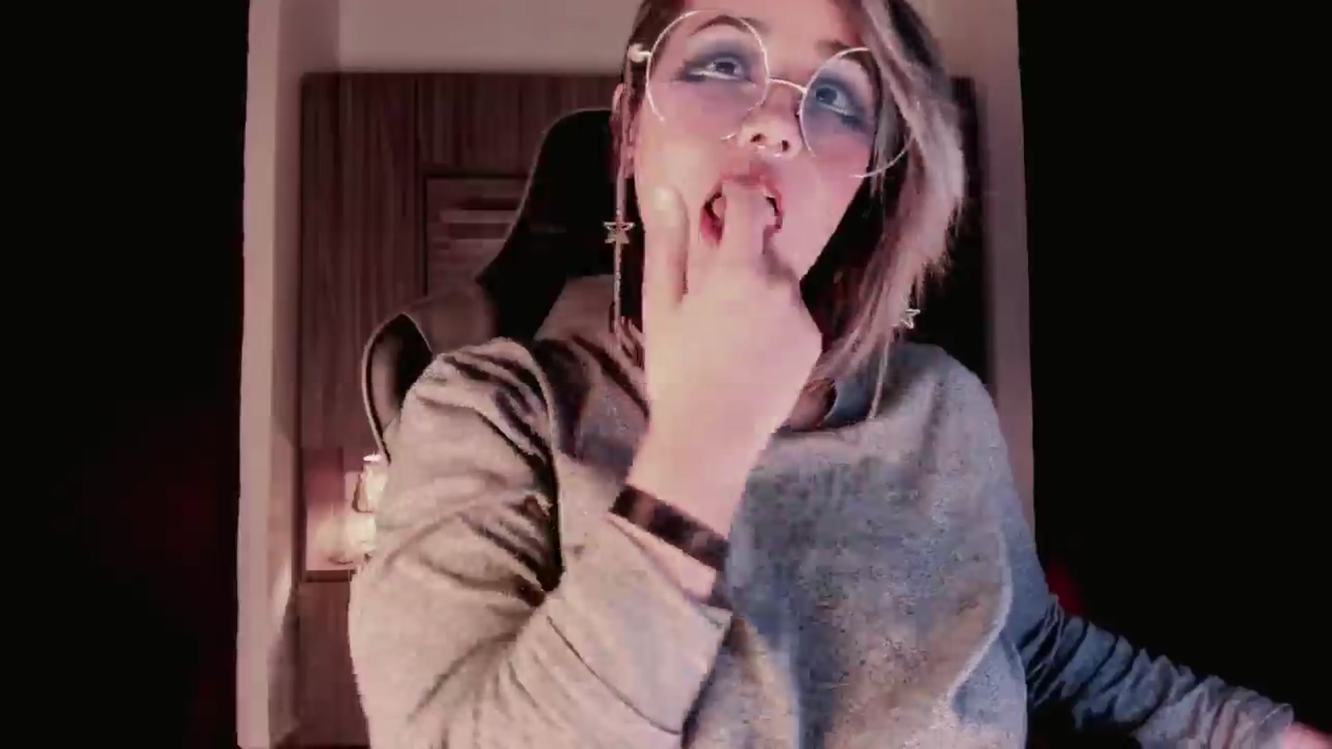 Gallery image thumbnail from AbraxxysRadio's myfreecams stream on, 06/20/2024, 23:34 image 3 of 20
