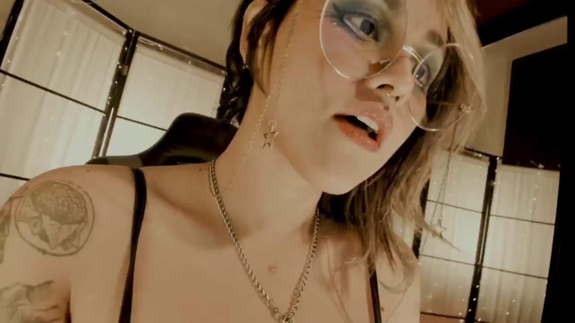 Gallery image thumbnail from AbraxxysRadio's myfreecams stream on, 06/23/2024, 02:05 image 14 of 20