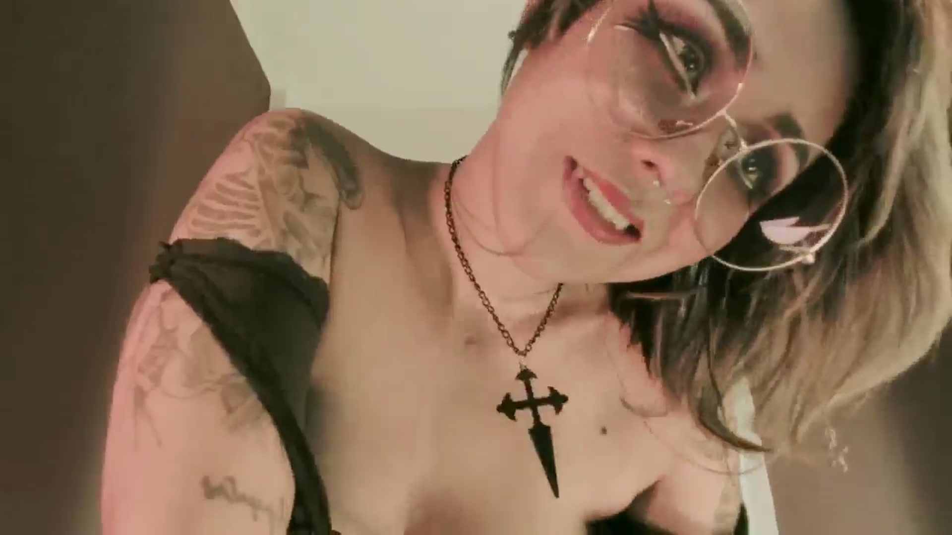 Gallery image thumbnail from AbraxxysRadio's myfreecams stream on, 06/27/2024, 23:45 image 8 of 20