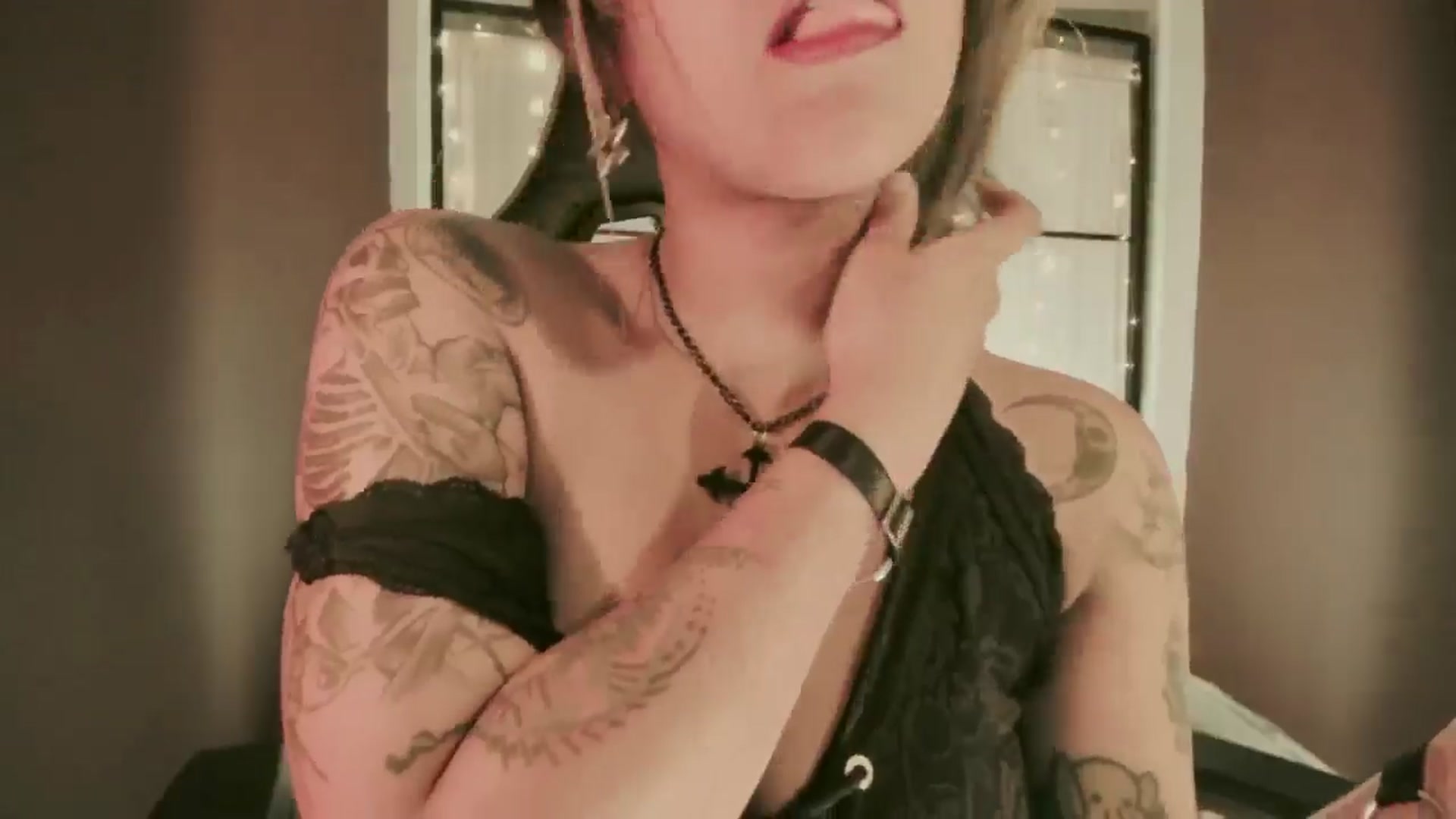 Gallery image thumbnail from AbraxxysRadio's myfreecams stream on, 06/27/2024, 23:45 image 6 of 20