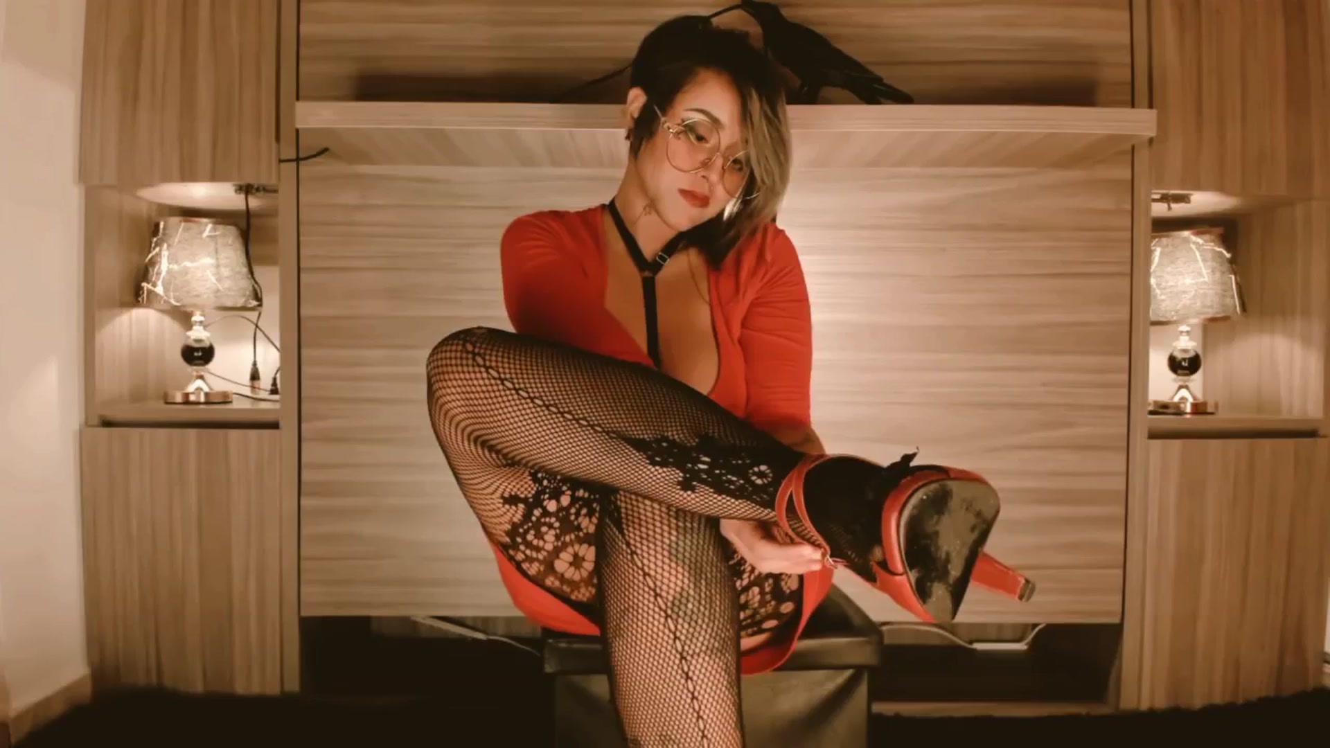 Gallery image thumbnail from AbraxxysRadio's myfreecams stream on, 06/29/2024, 23:24 image 2 of 20