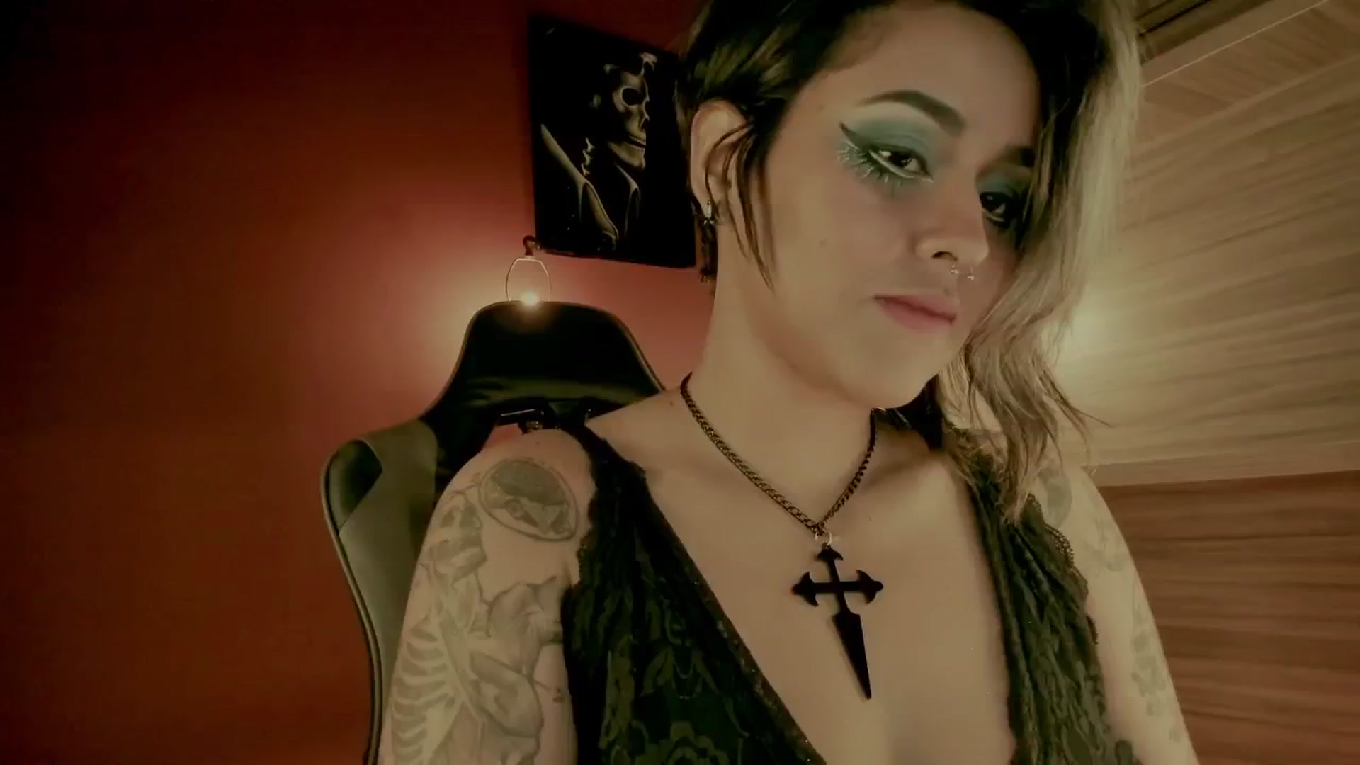 Gallery image thumbnail from AbraxxysRadio's myfreecams stream on, 07/17/2024, 24:41 image 2 of 20