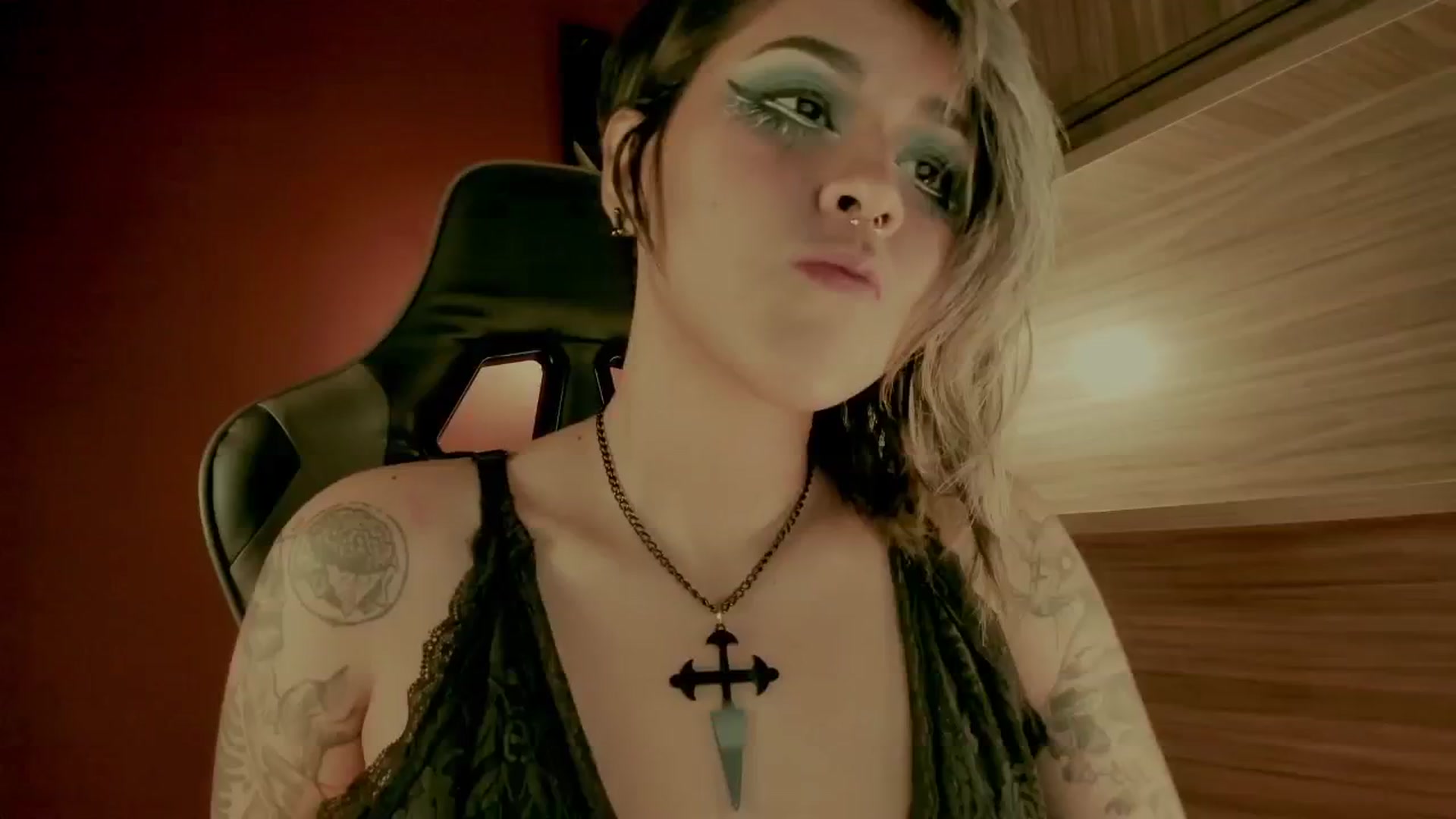 Gallery image thumbnail from AbraxxysRadio's myfreecams stream on, 07/17/2024, 24:41 image 4 of 20