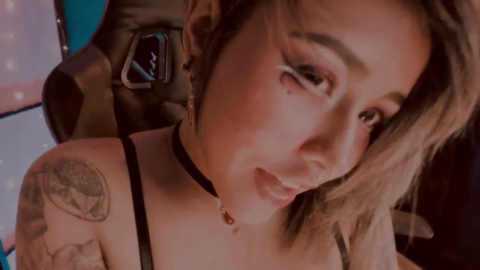 Gallery image thumbnail from AbraxxysRadio's myfreecams stream on, 07/19/2024, 23:25 image 15 of 20