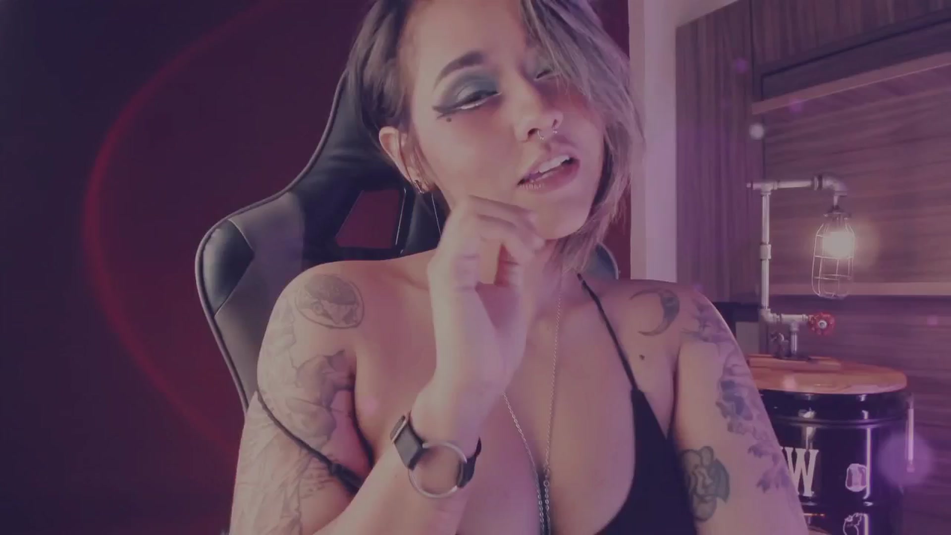 Gallery image thumbnail from AbraxxysRadio's myfreecams stream on, 07/28/2024, 19:12 image 18 of 20