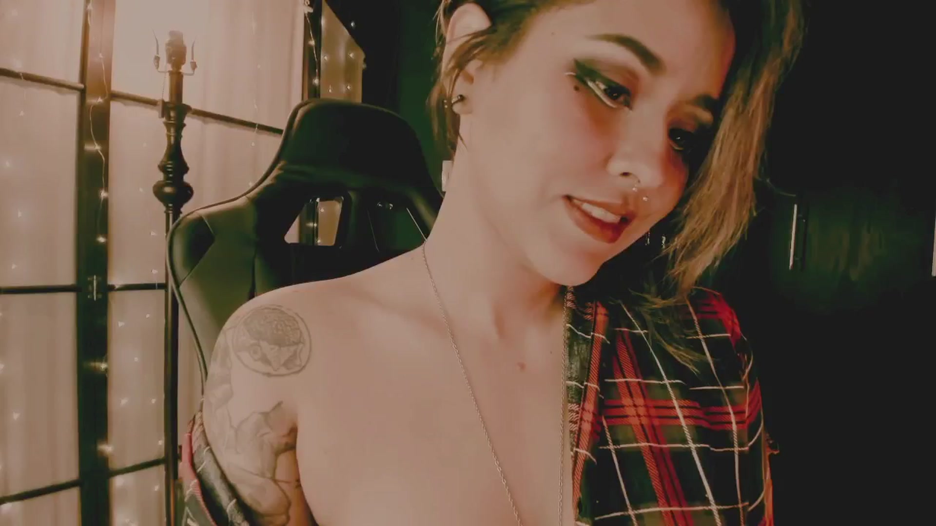 Gallery image thumbnail from AbraxxysRadio's myfreecams stream on, 07/31/2024, 24:16 image 16 of 20