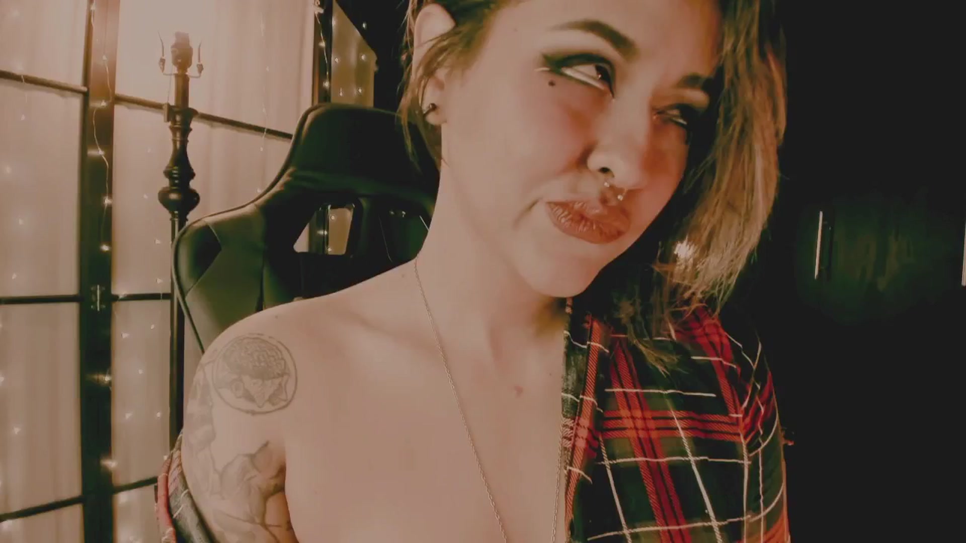 Gallery image thumbnail from AbraxxysRadio's myfreecams stream on, 07/31/2024, 24:16 image 18 of 20