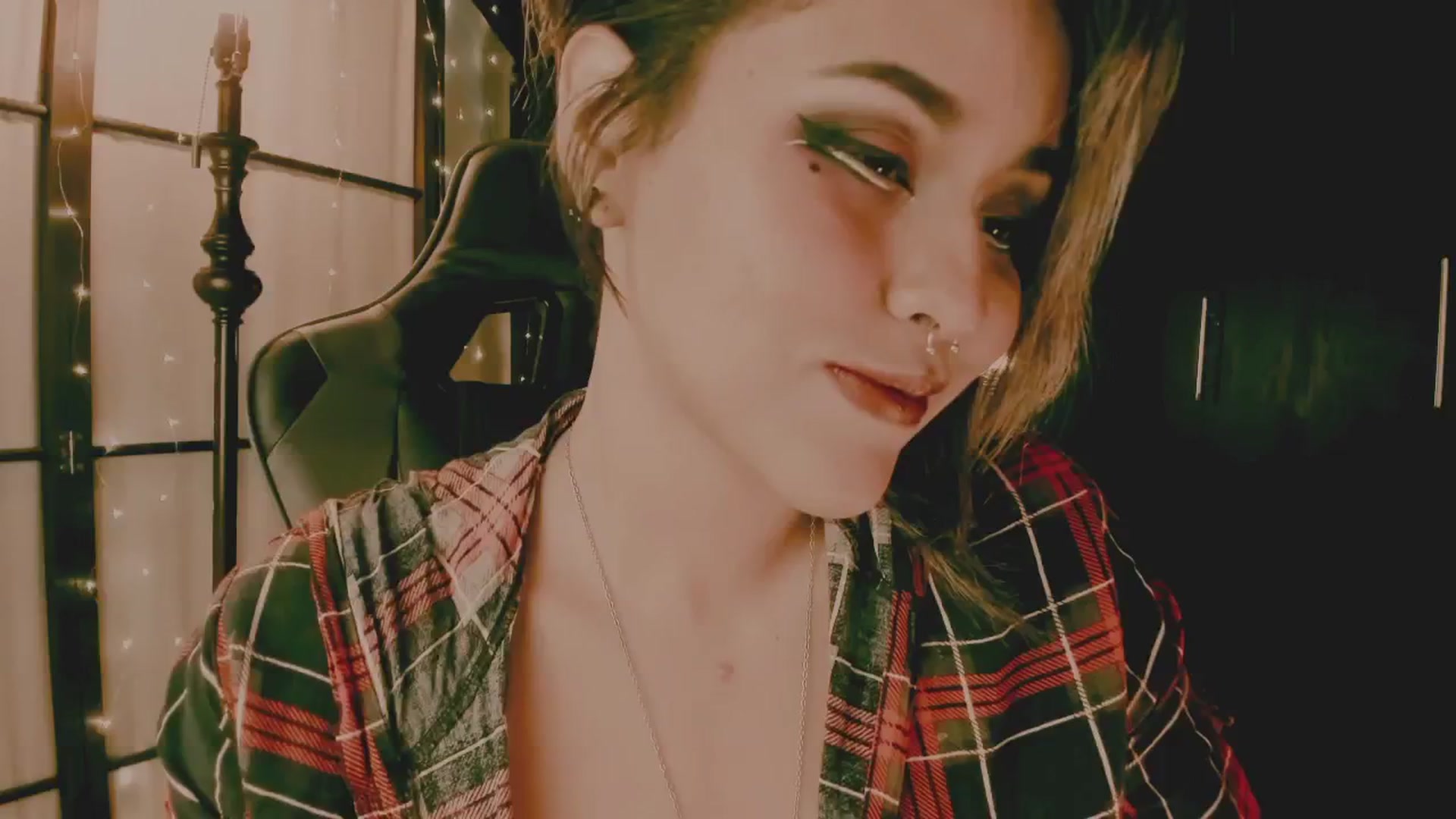 Gallery image thumbnail from AbraxxysRadio's myfreecams stream on, 07/31/2024, 24:59 image 9 of 20