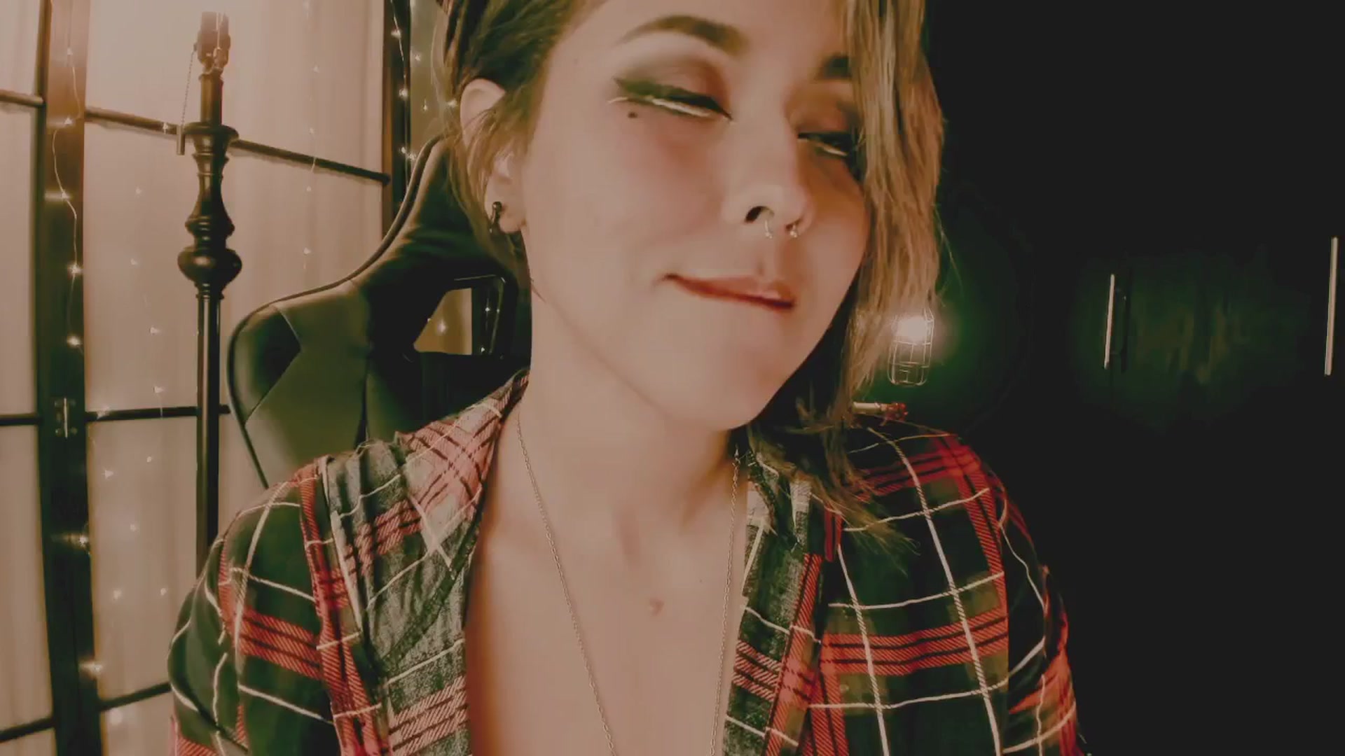 Gallery image thumbnail from AbraxxysRadio's myfreecams stream on, 07/31/2024, 24:59 image 10 of 20