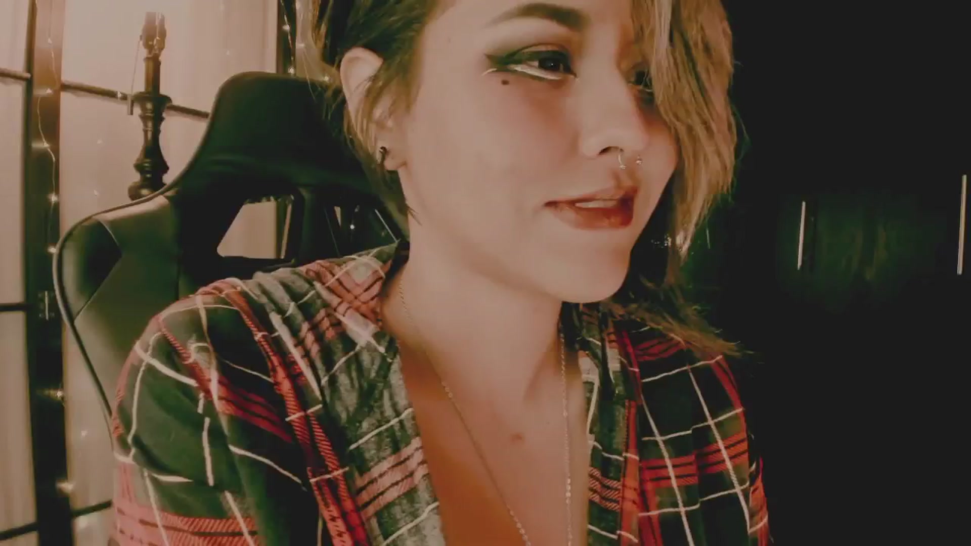Gallery image thumbnail from AbraxxysRadio's myfreecams stream on, 07/31/2024, 24:59 image 8 of 20