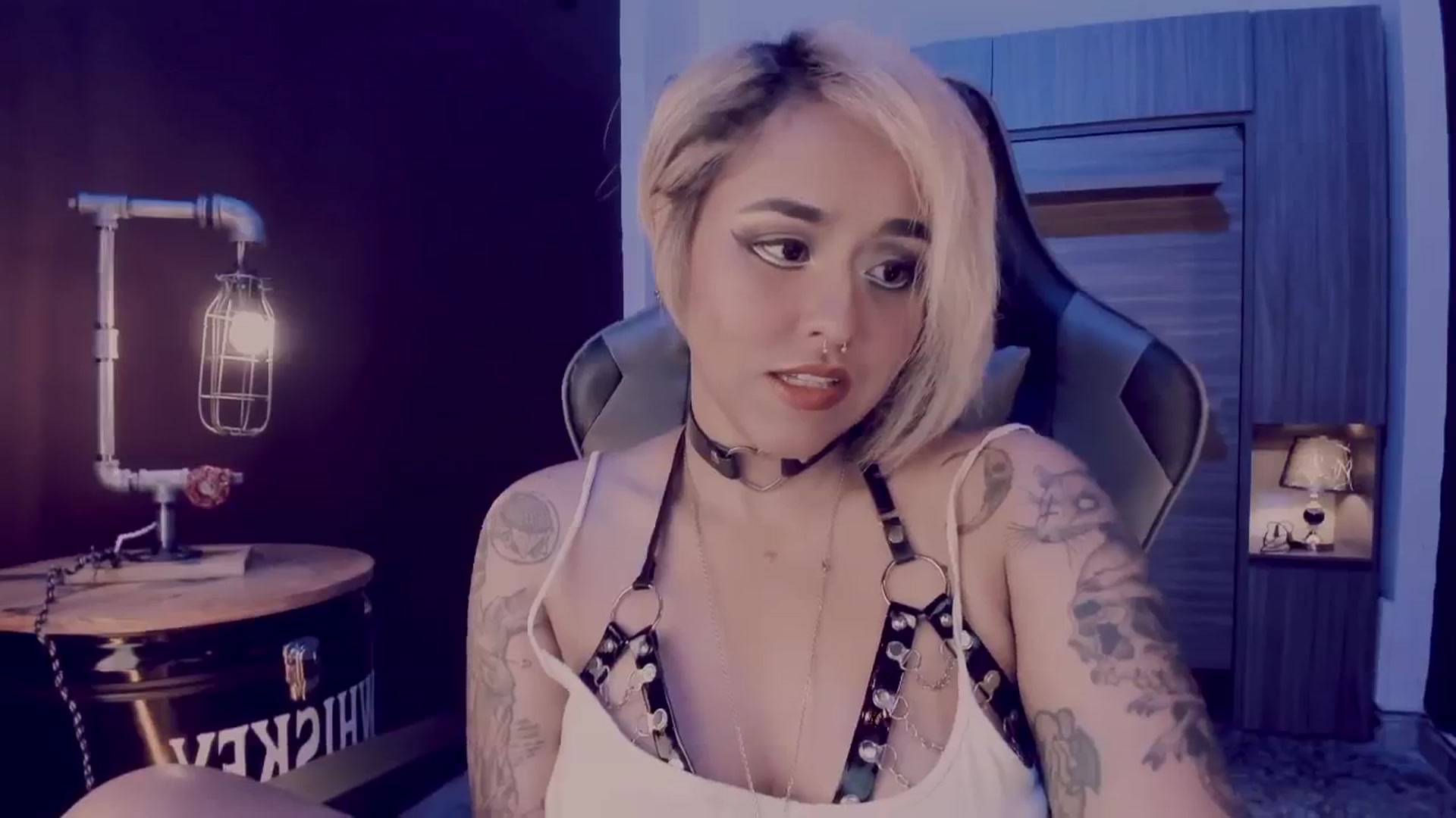 Gallery image thumbnail from AbraxxysRadio's myfreecams stream on, 08/01/2024, 23:32 image 6 of 20