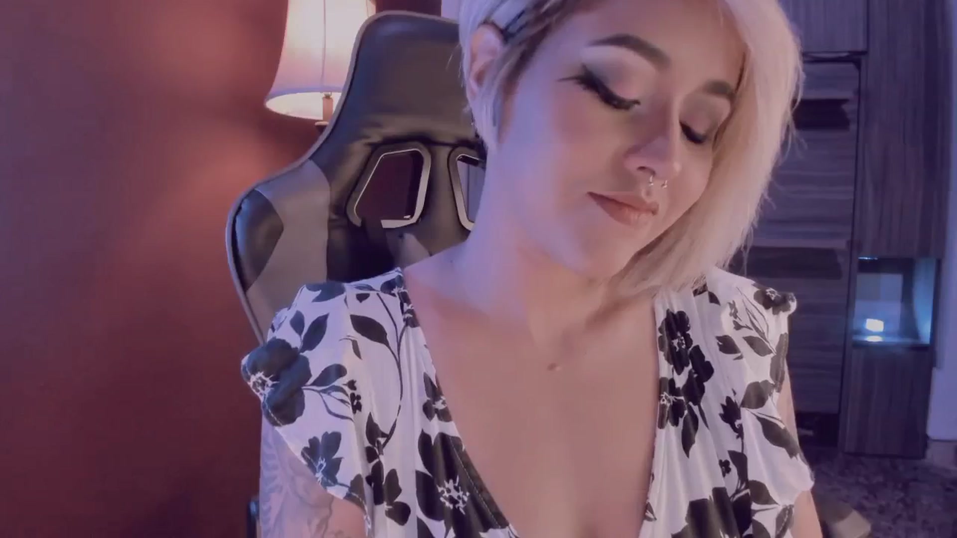 Gallery image thumbnail from AbraxxysRadio's myfreecams stream on, 08/03/2024, 24:00 image 19 of 20