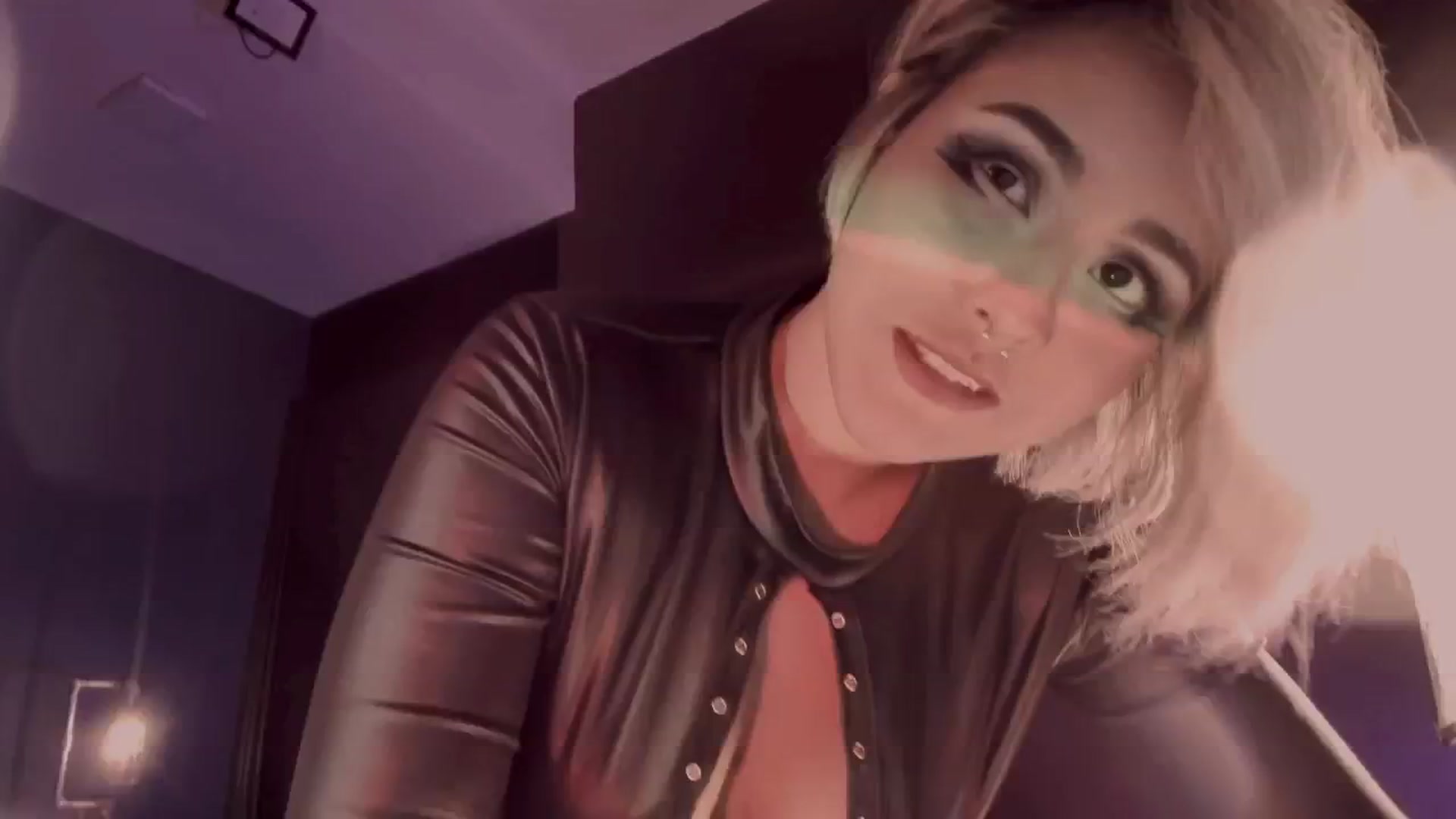 Gallery image thumbnail from AbraxxysRadio's myfreecams stream on, 08/06/2024, 24:00 image 14 of 20