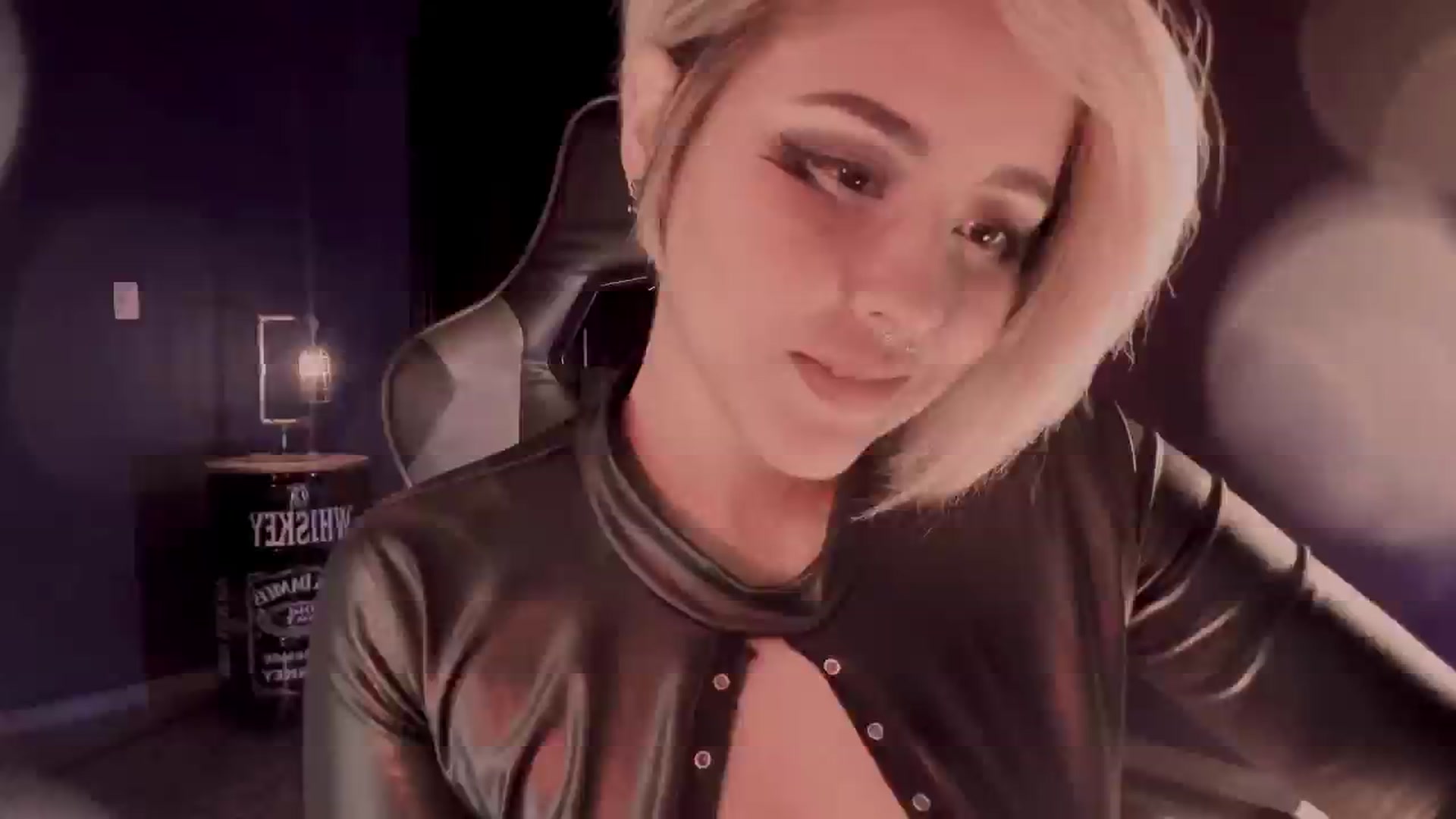 Gallery image thumbnail from AbraxxysRadio's myfreecams stream on, 08/06/2024, 24:45 image 18 of 20