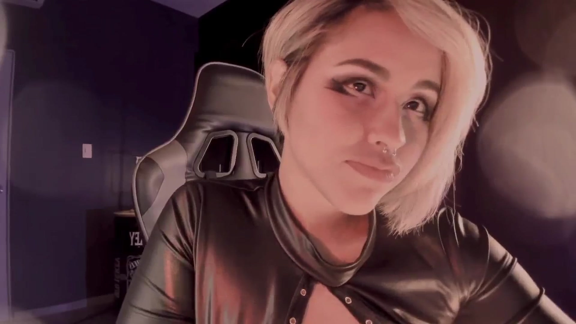 Gallery image thumbnail from AbraxxysRadio's myfreecams stream on, 08/06/2024, 24:45 image 11 of 20