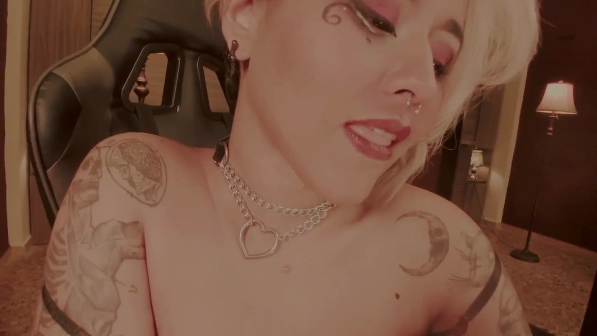 Gallery image thumbnail from AbraxxysRadio's myfreecams stream on, 08/07/2024, 01:19 image 9 of 20