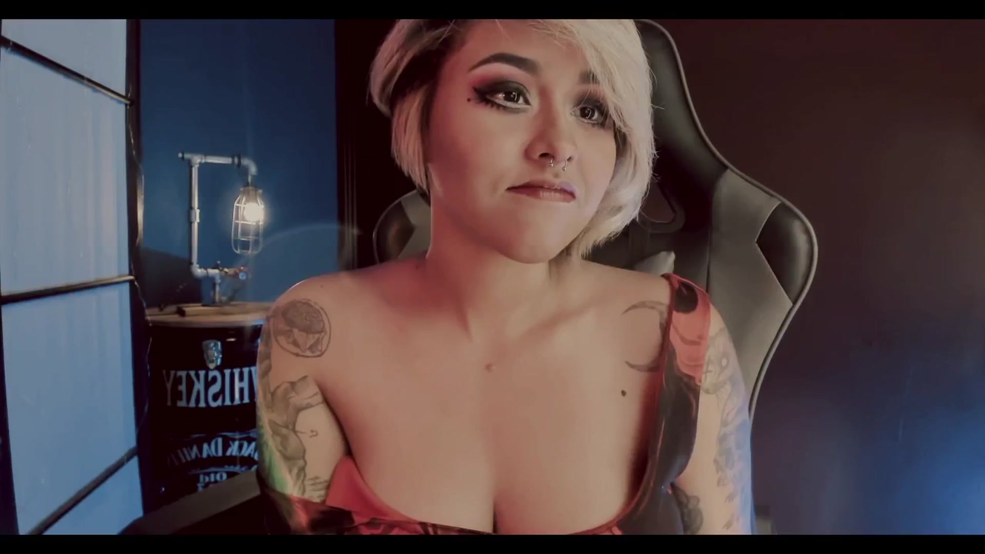 Gallery image thumbnail from AbraxxysRadio's myfreecams stream on, 08/15/2024, 24:05 image 3 of 20
