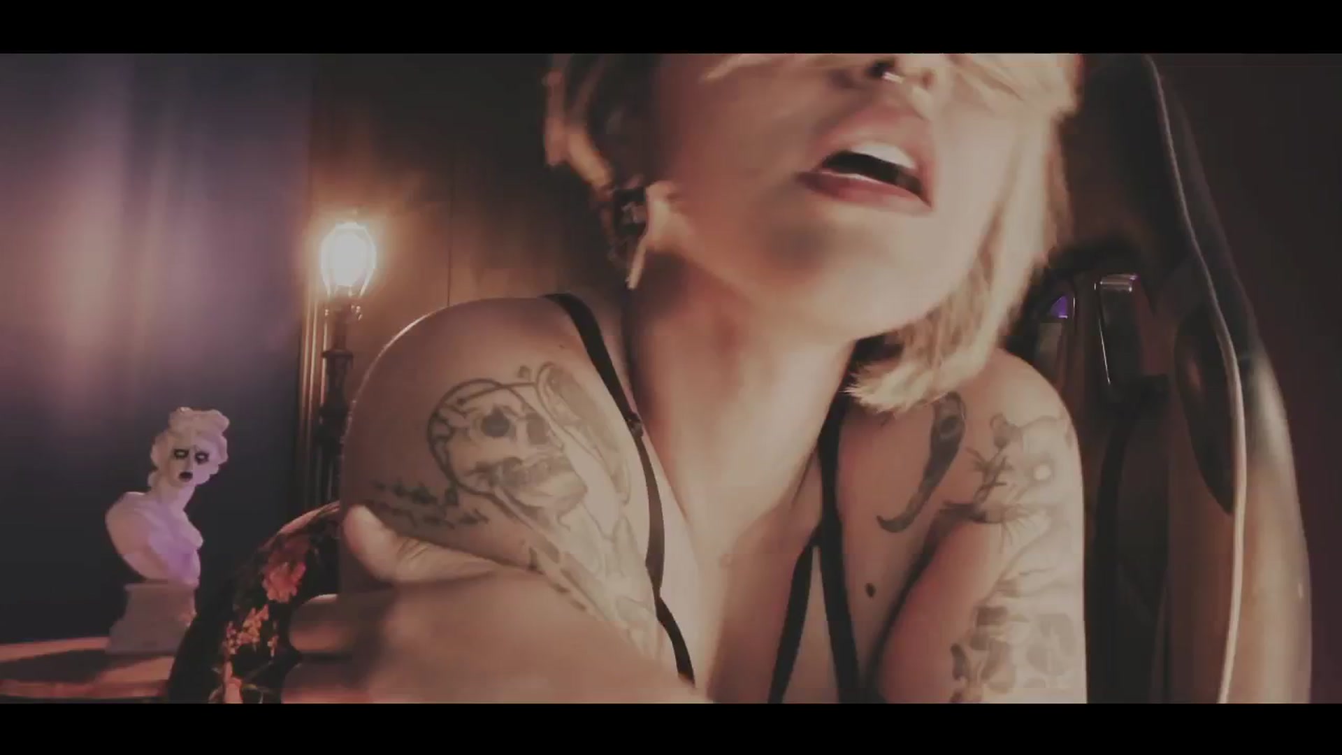 Gallery image thumbnail from AbraxxysRadio's myfreecams stream on, 08/30/2024, 24:15 image 4 of 20