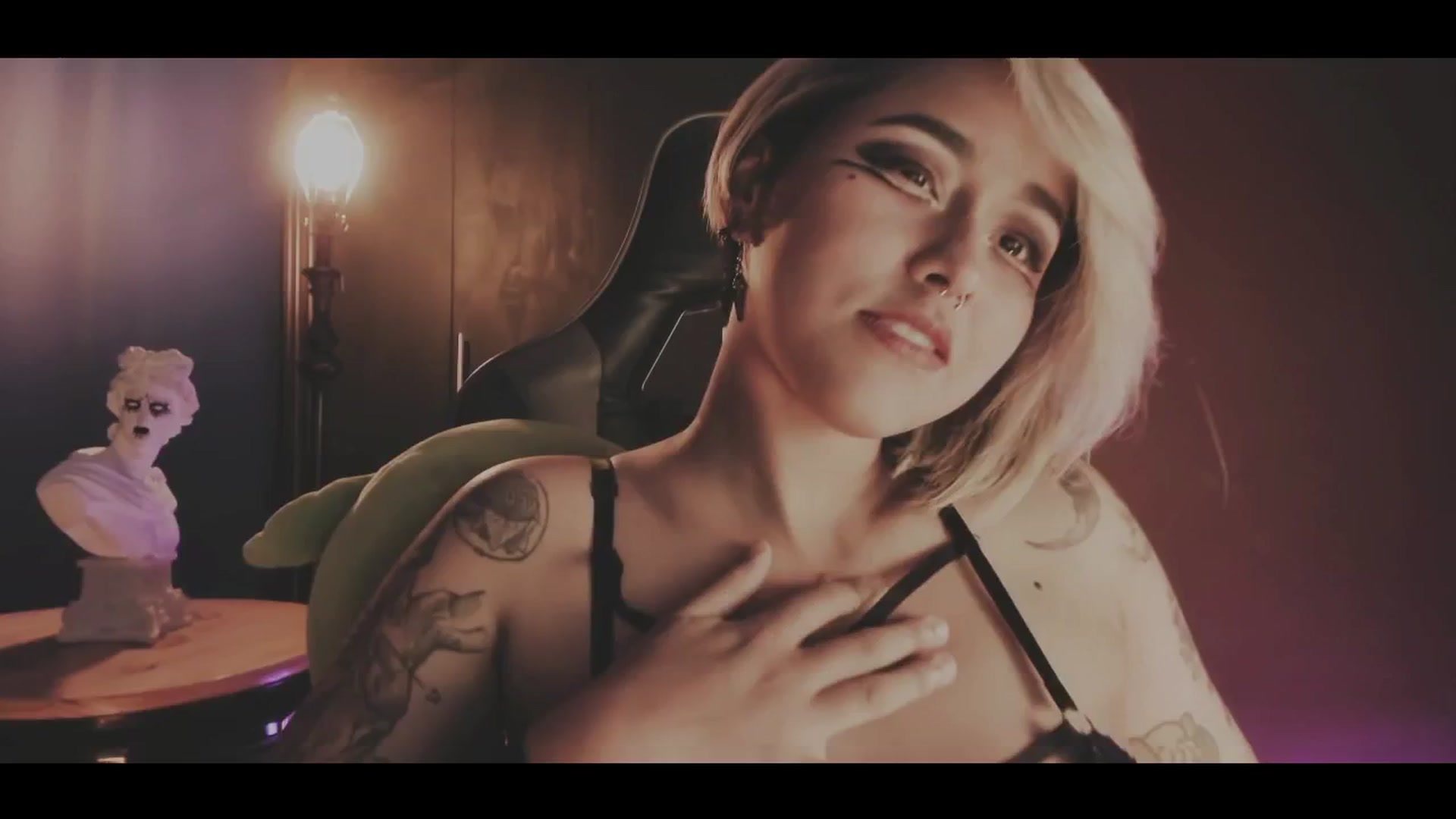 Gallery image thumbnail from AbraxxysRadio's myfreecams stream on, 08/30/2024, 24:16 image 2 of 20