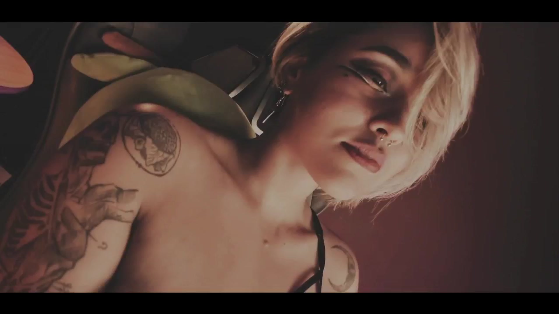 Gallery image thumbnail from AbraxxysRadio's myfreecams stream on, 08/30/2024, 24:16 image 9 of 20