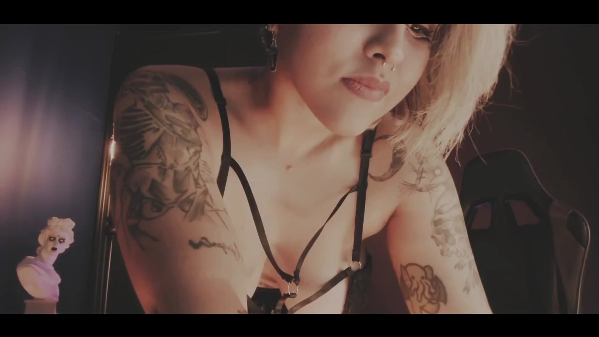 Gallery image thumbnail from AbraxxysRadio's myfreecams stream on, 08/30/2024, 24:16 image 15 of 20