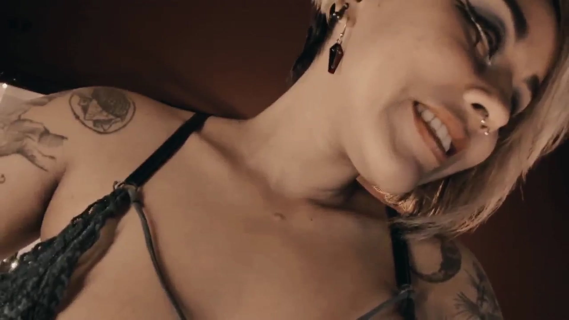 Gallery image thumbnail from AbraxxysRadio's myfreecams stream on, 08/31/2024, 01:25 image 12 of 20