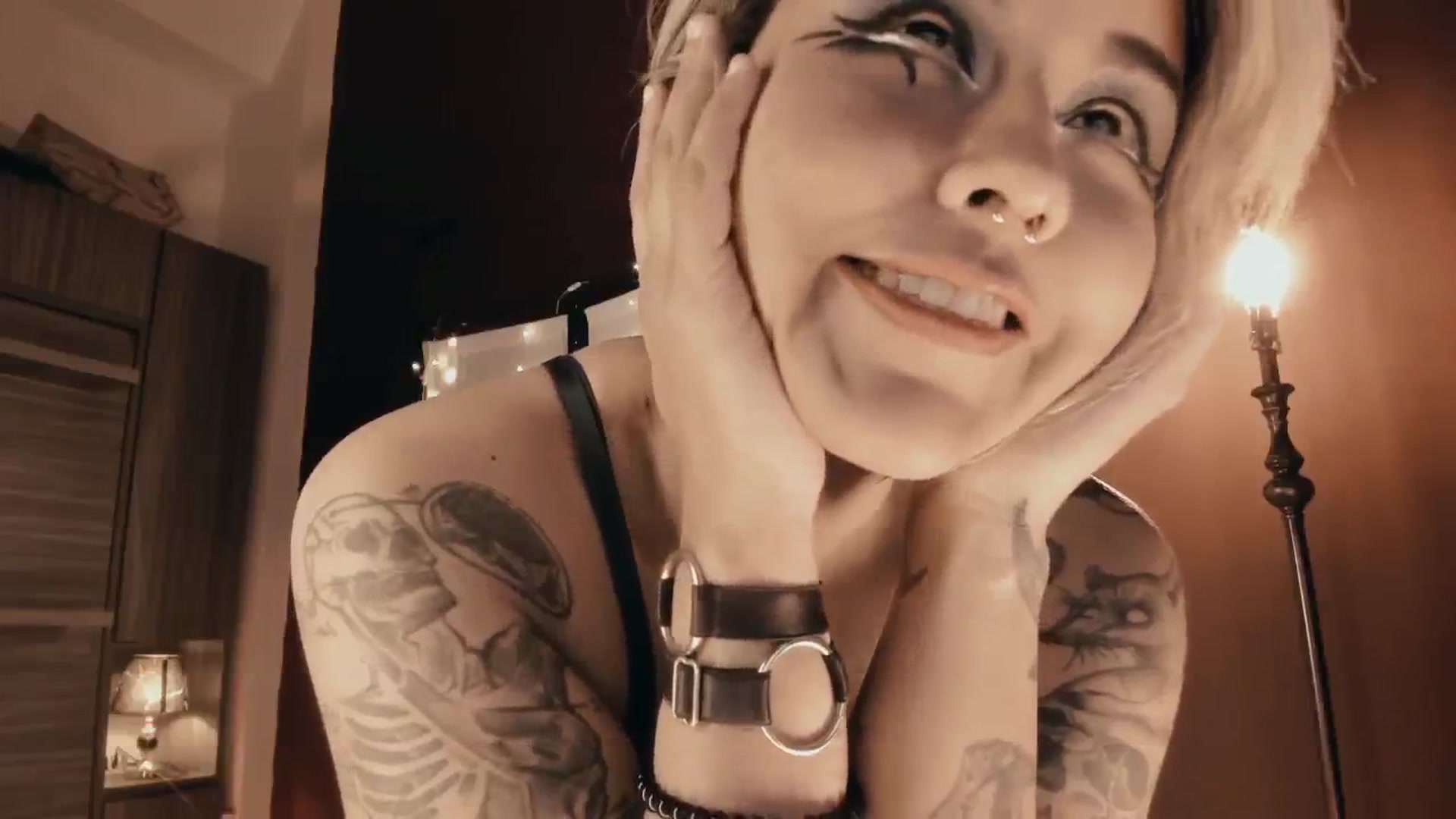 Gallery image thumbnail from AbraxxysRadio's myfreecams stream on, 08/31/2024, 01:25 image 13 of 20