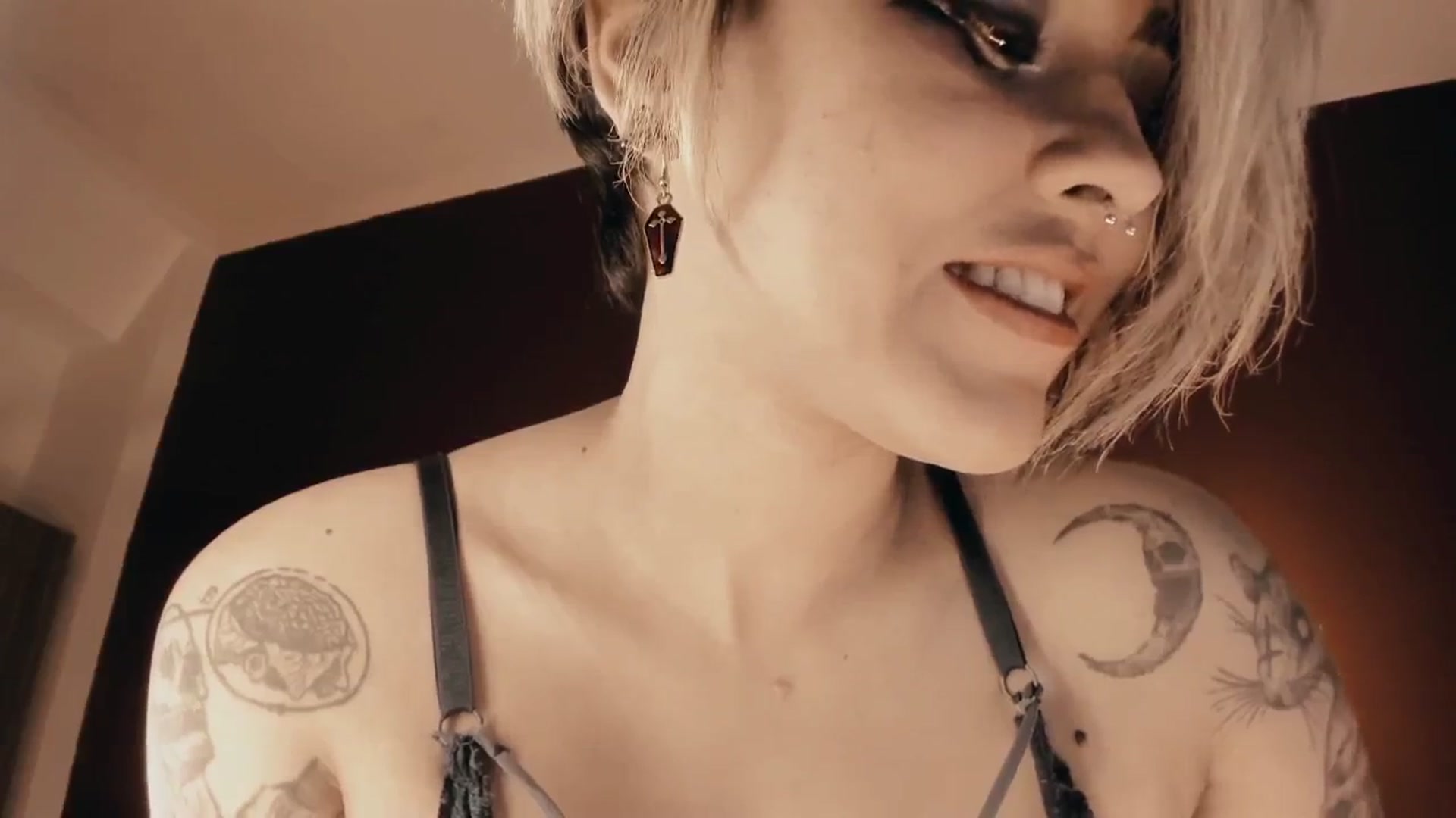 Gallery image thumbnail from AbraxxysRadio's myfreecams stream on, 08/31/2024, 01:25 image 19 of 20