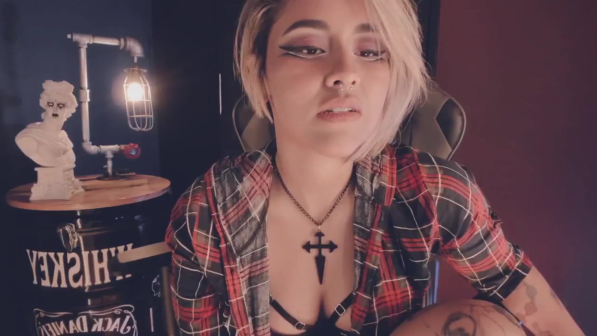 Gallery image thumbnail from AbraxxysRadio's myfreecams stream on, 09/01/2024, 18:03 image 17 of 20