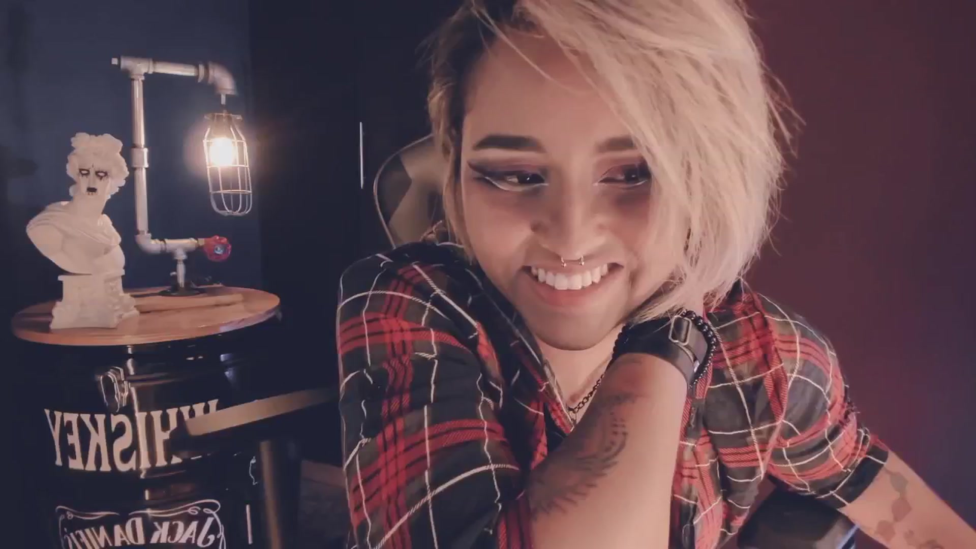 Gallery image thumbnail from AbraxxysRadio's myfreecams stream on, 09/01/2024, 18:03 image 20 of 20